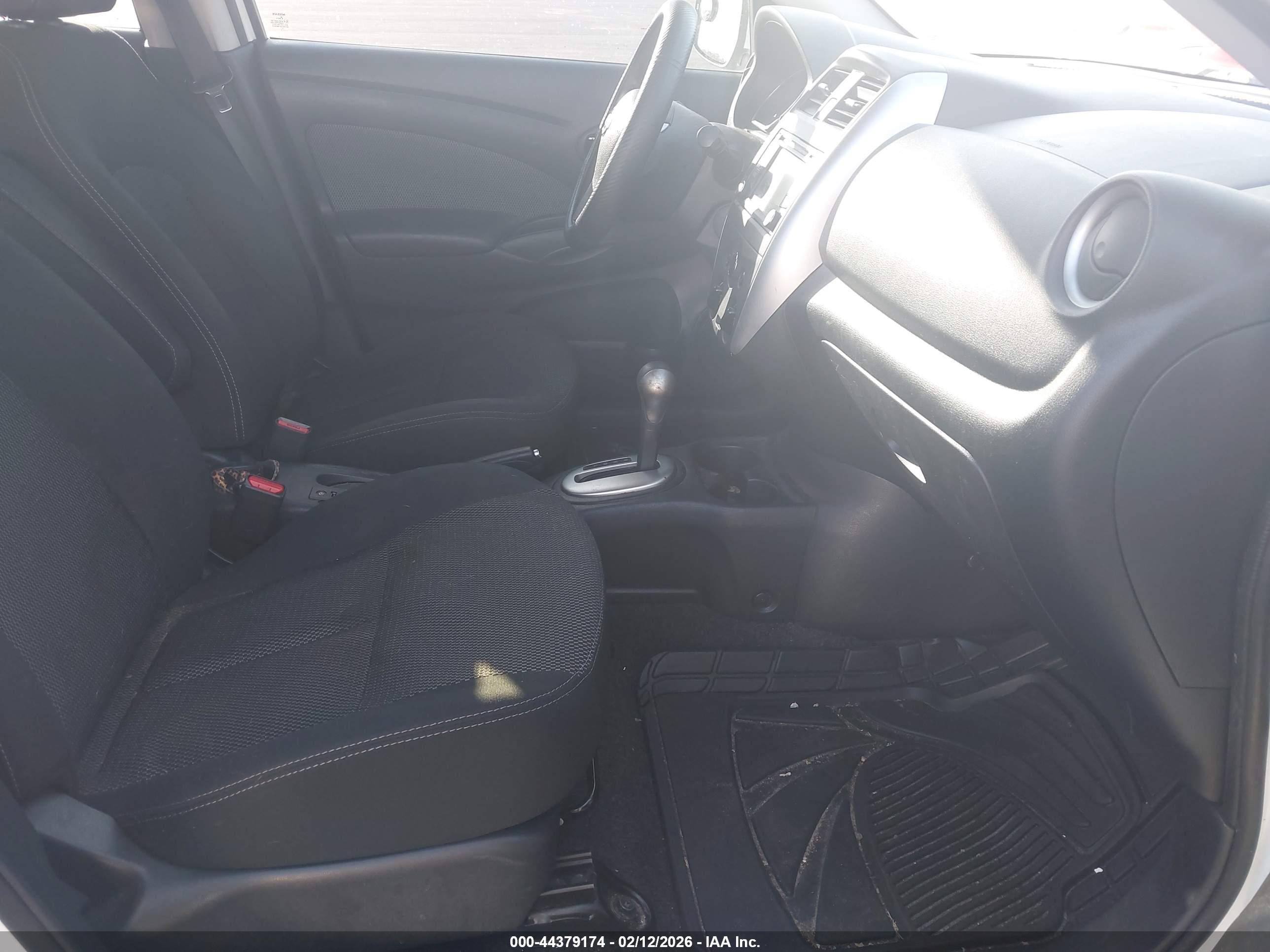 NISSAN VERSA image 5