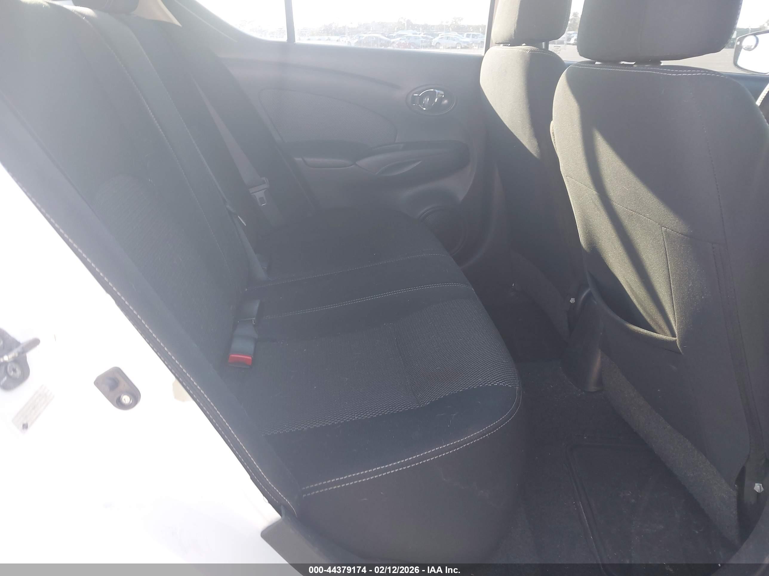 NISSAN VERSA image 8