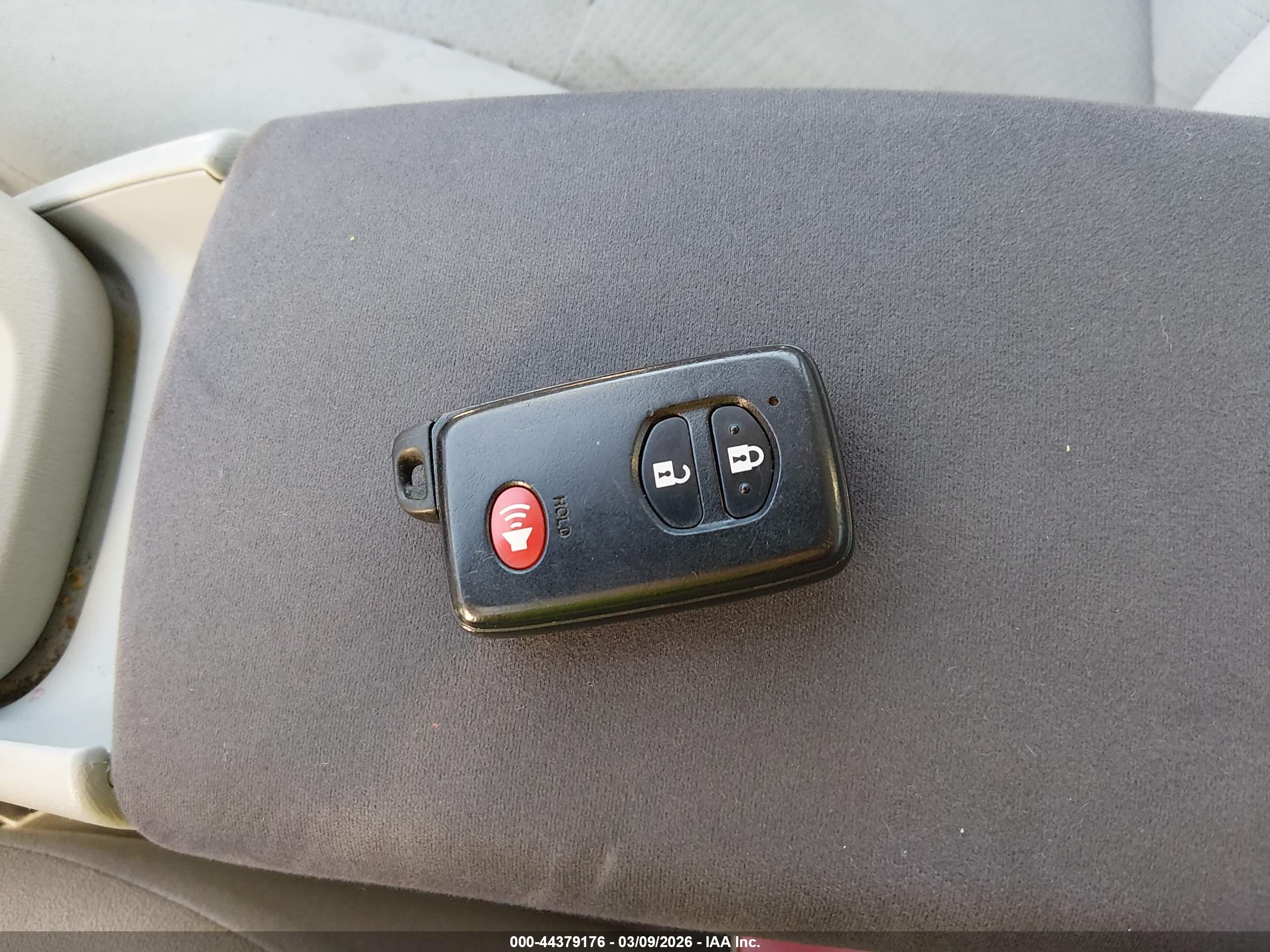 TOYOTA PRIUS image 11