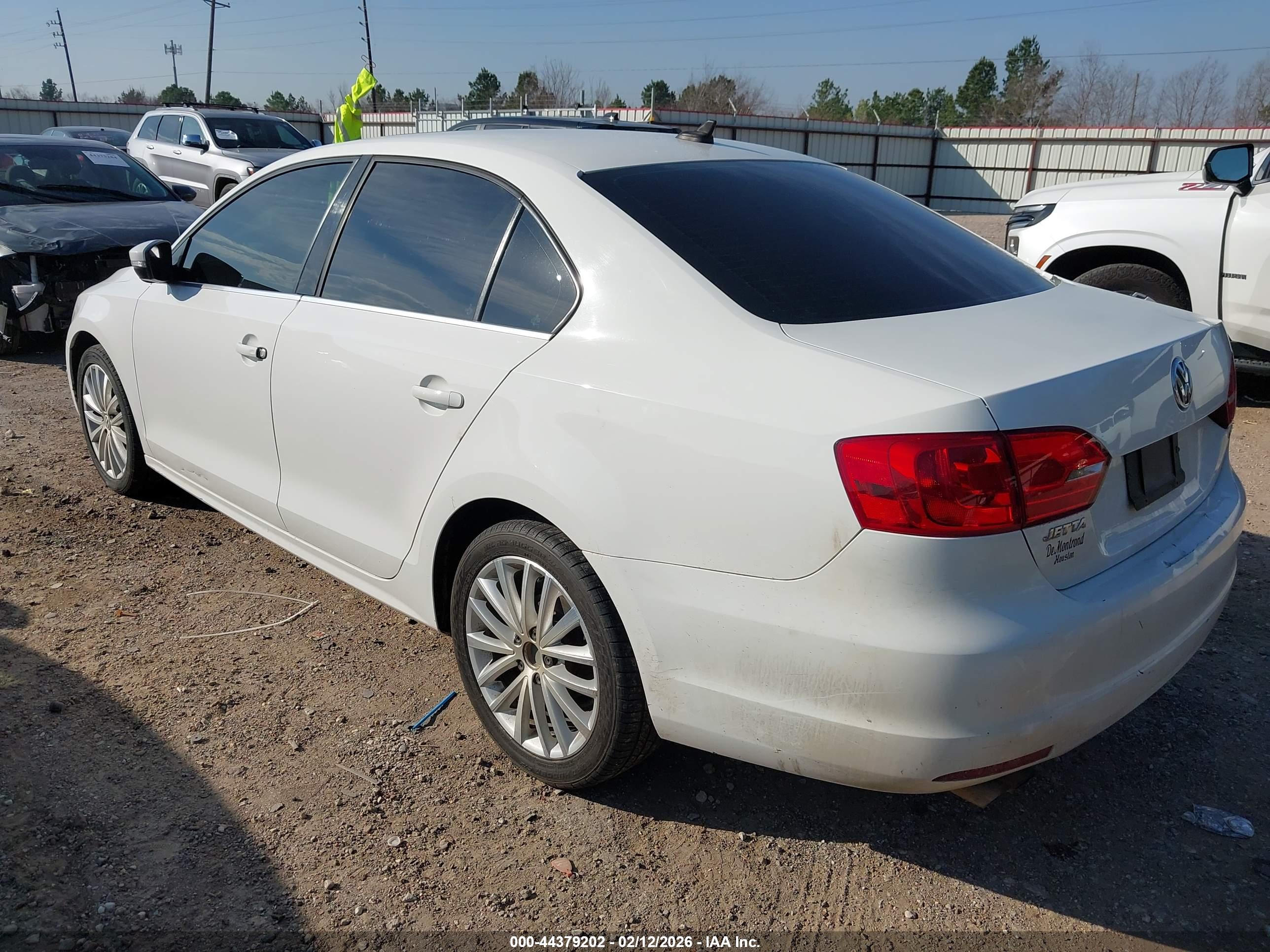 VOLKSWAGEN JETTA image 3