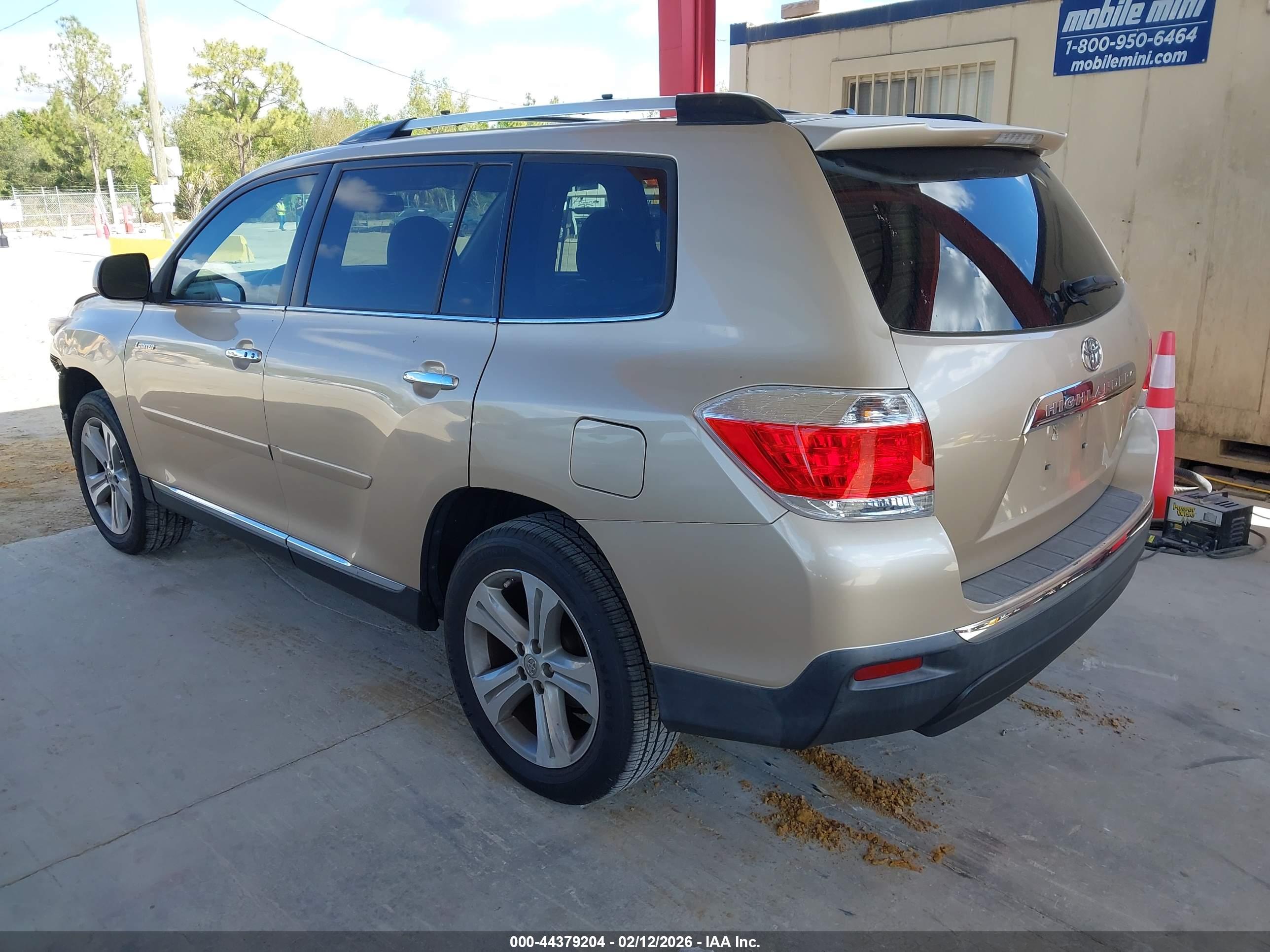 TOYOTA HIGHLANDER image 3