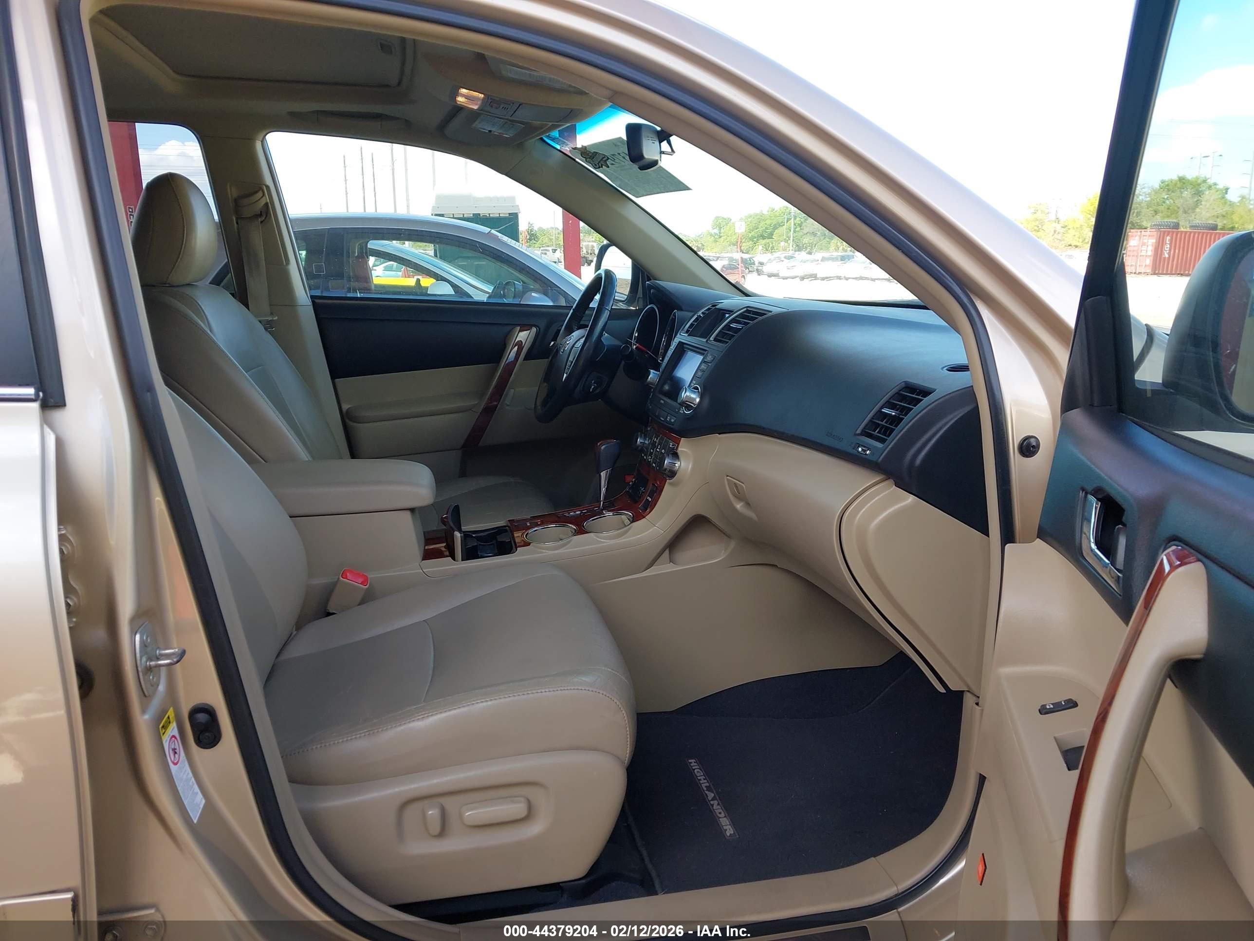 TOYOTA HIGHLANDER image 5