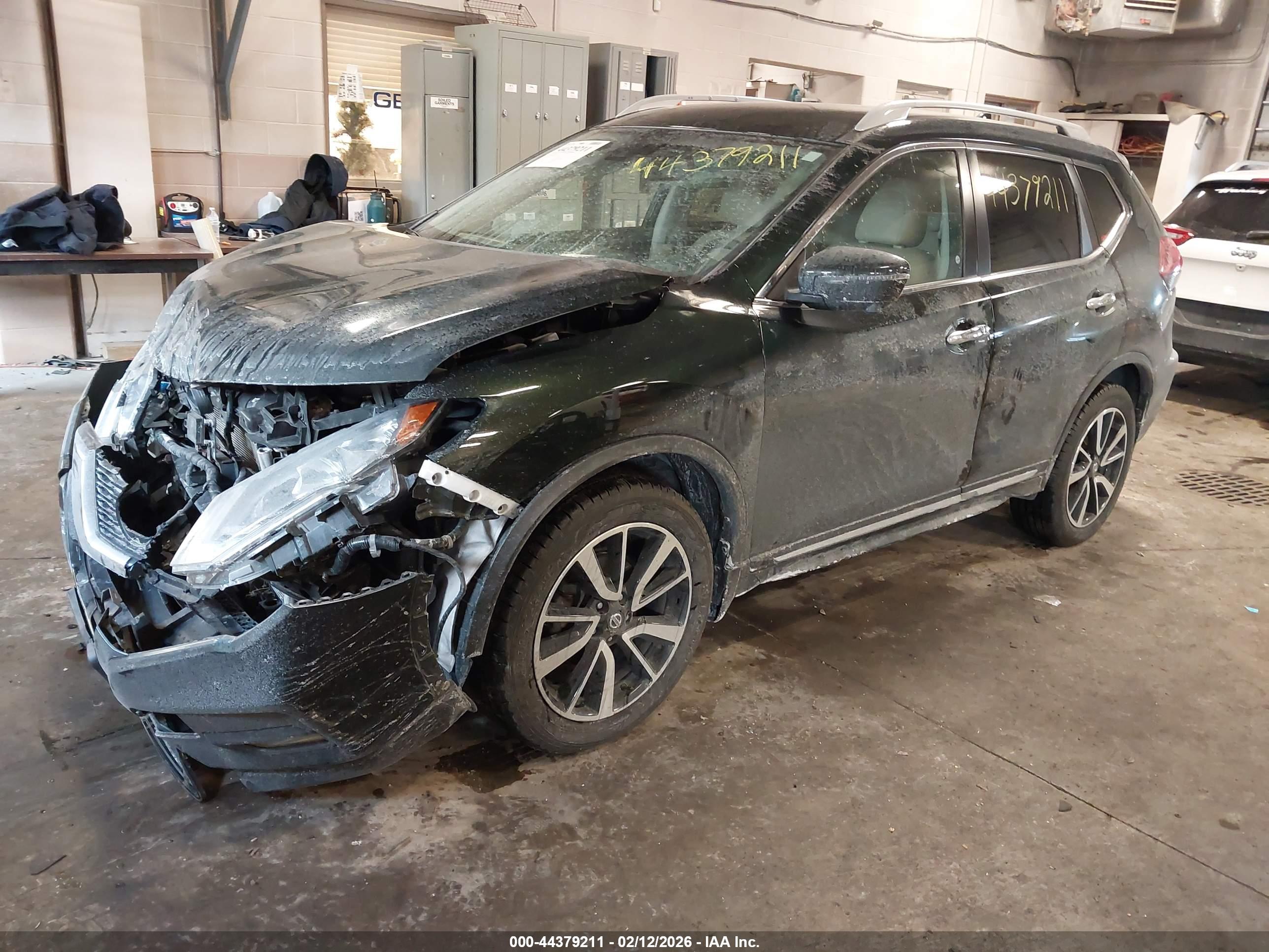 NISSAN ROGUE image 2