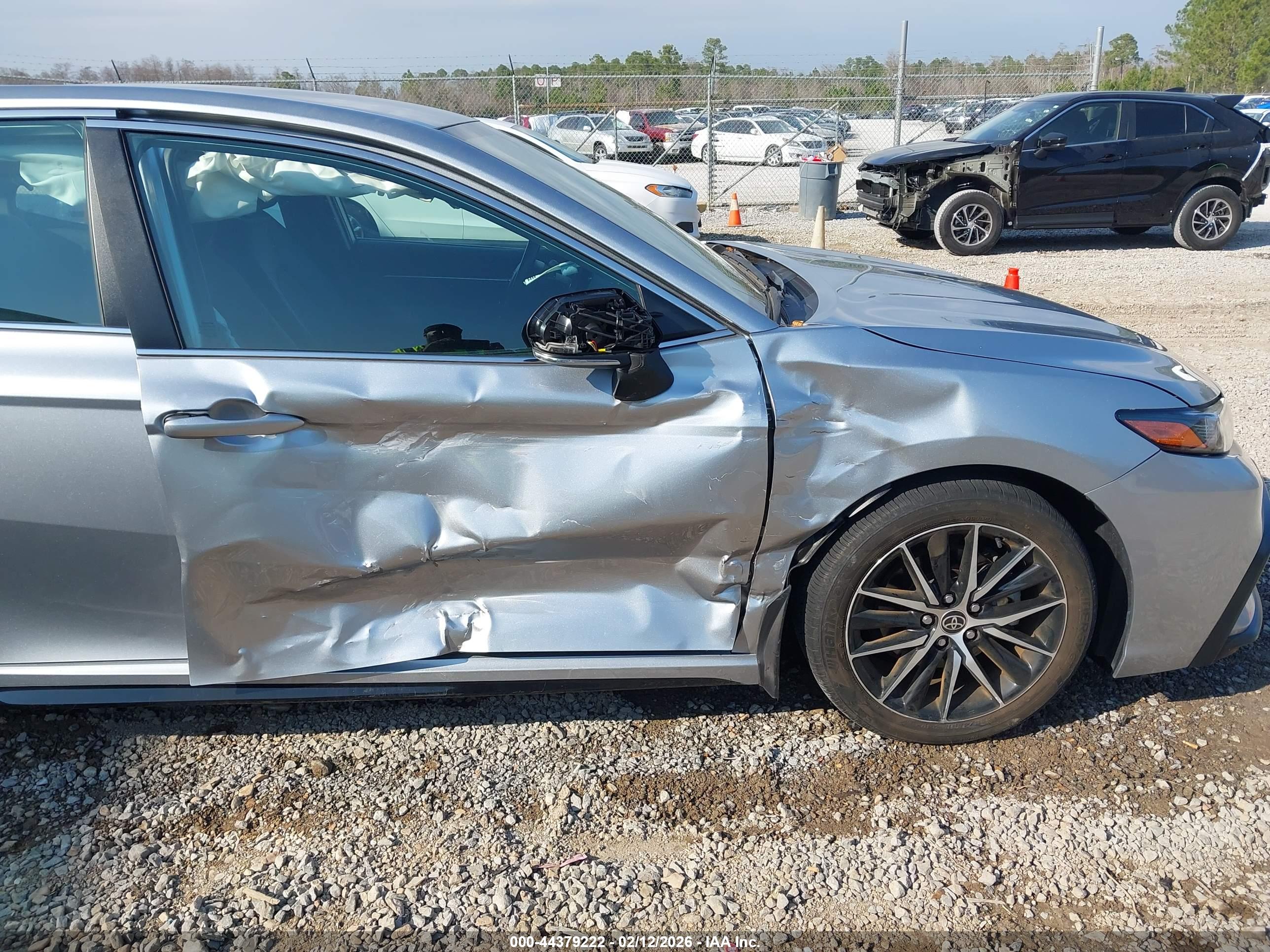 TOYOTA CAMRY image 6