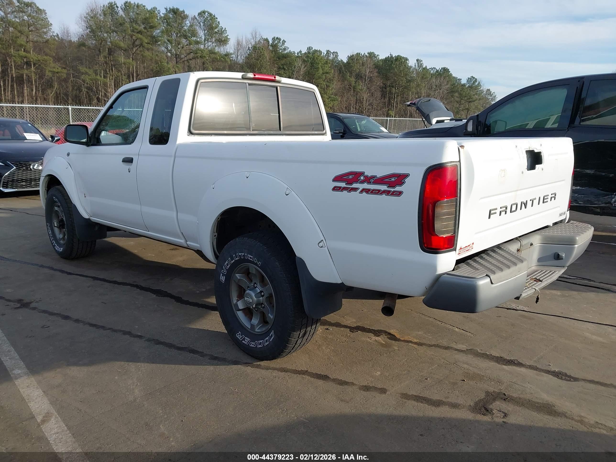 NISSAN FRONTIER image 3