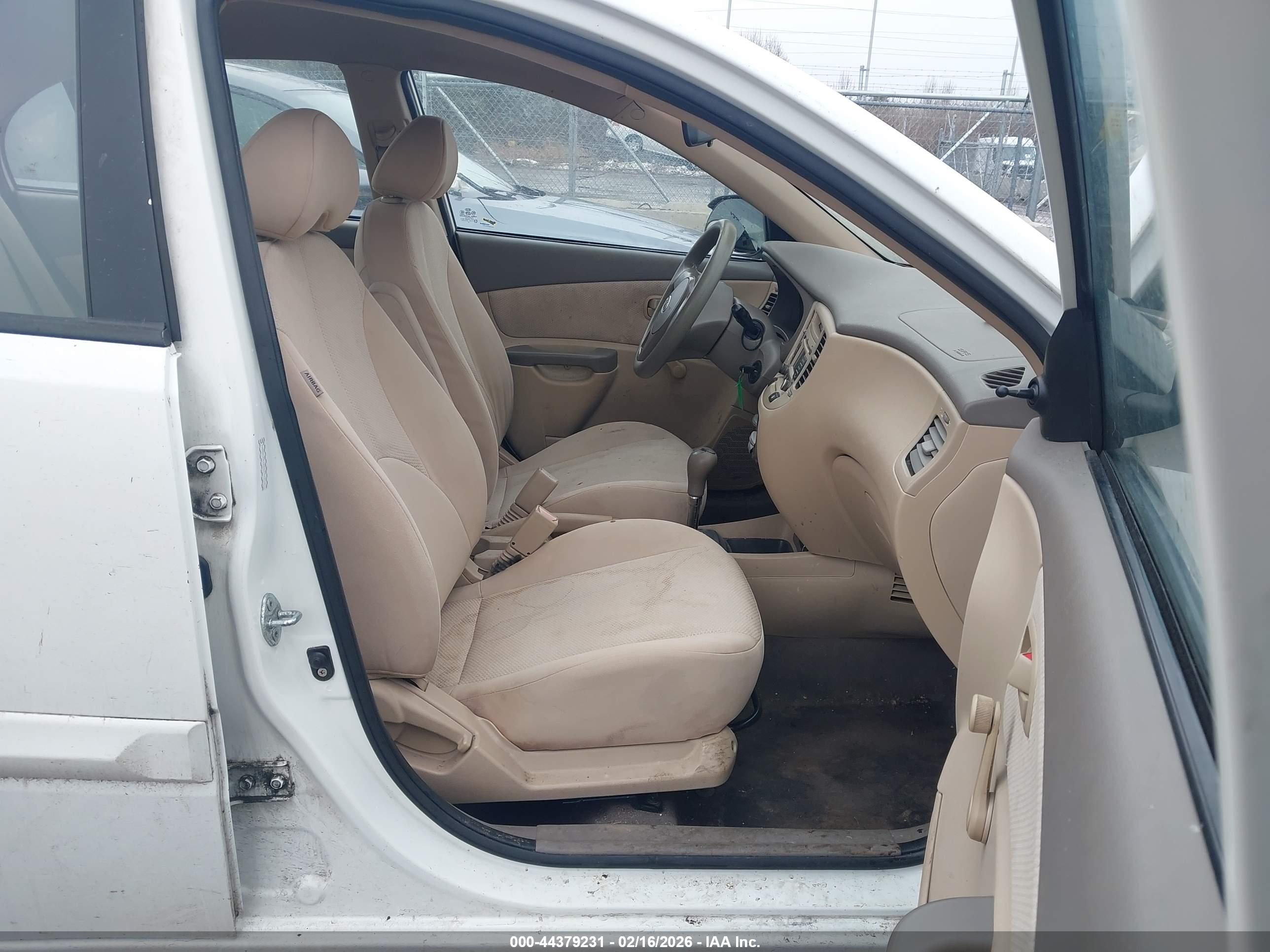 KIA RIO image 5