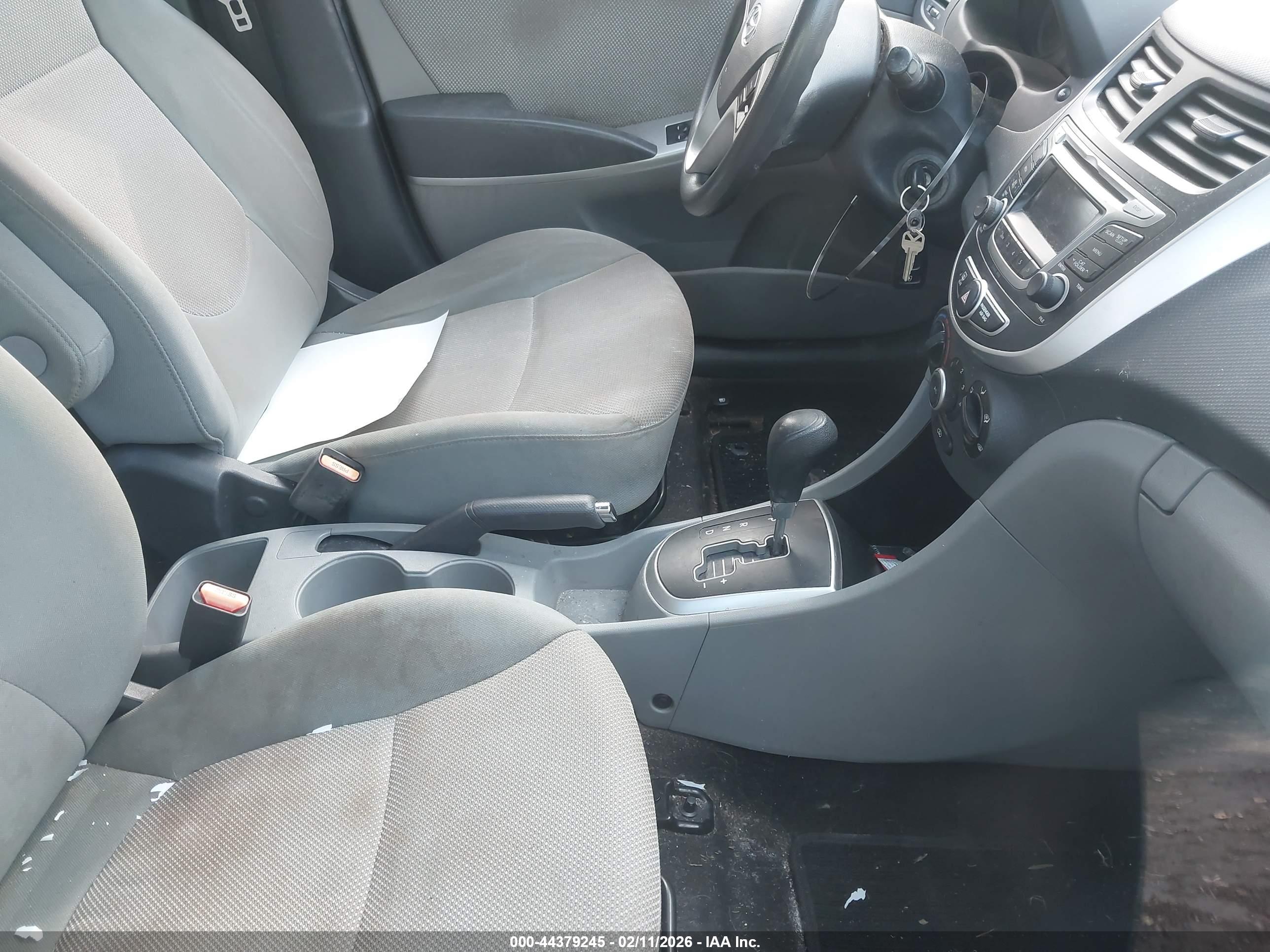 HYUNDAI ACCENT image 5