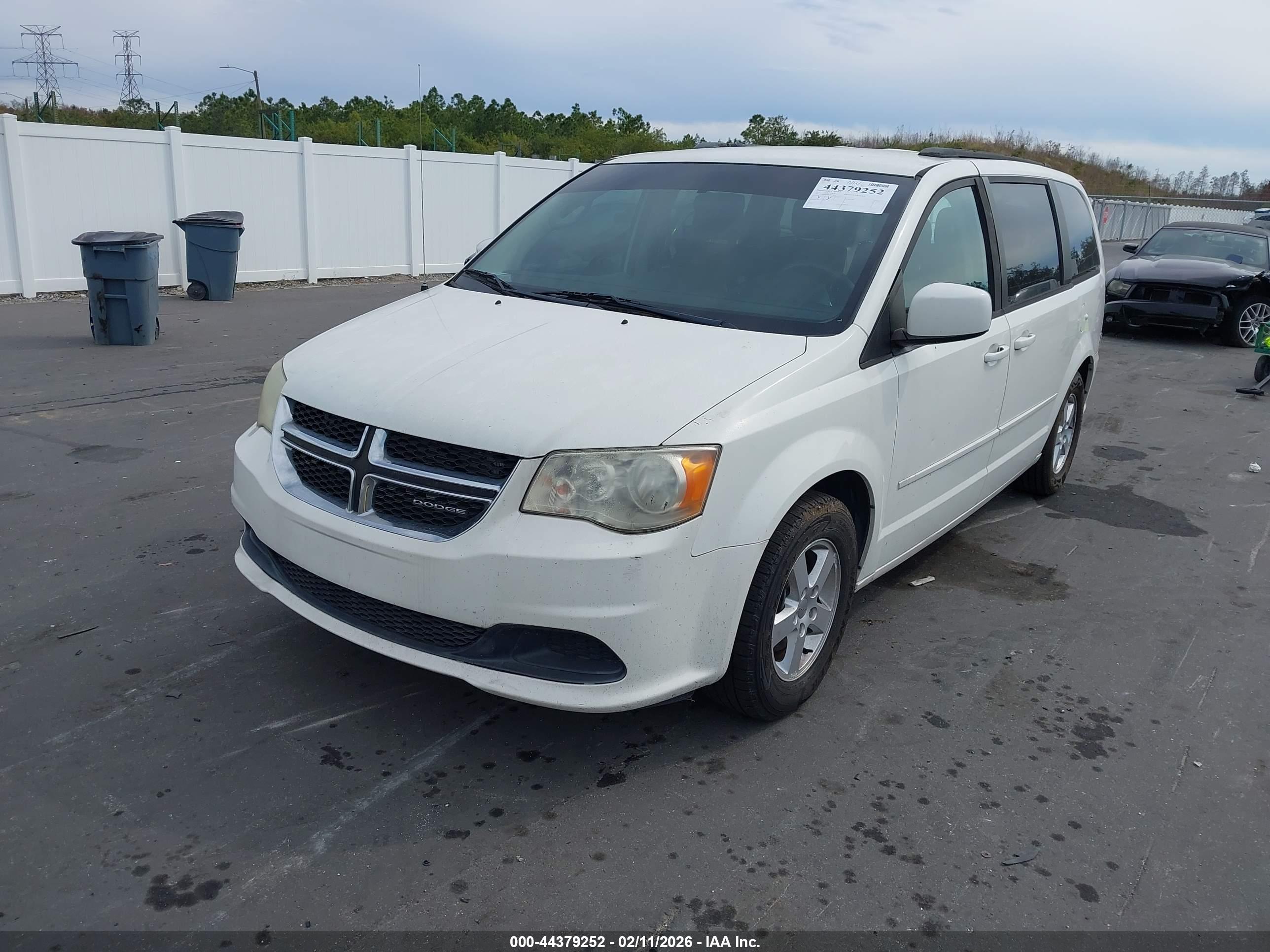 DODGE GRAND image 2