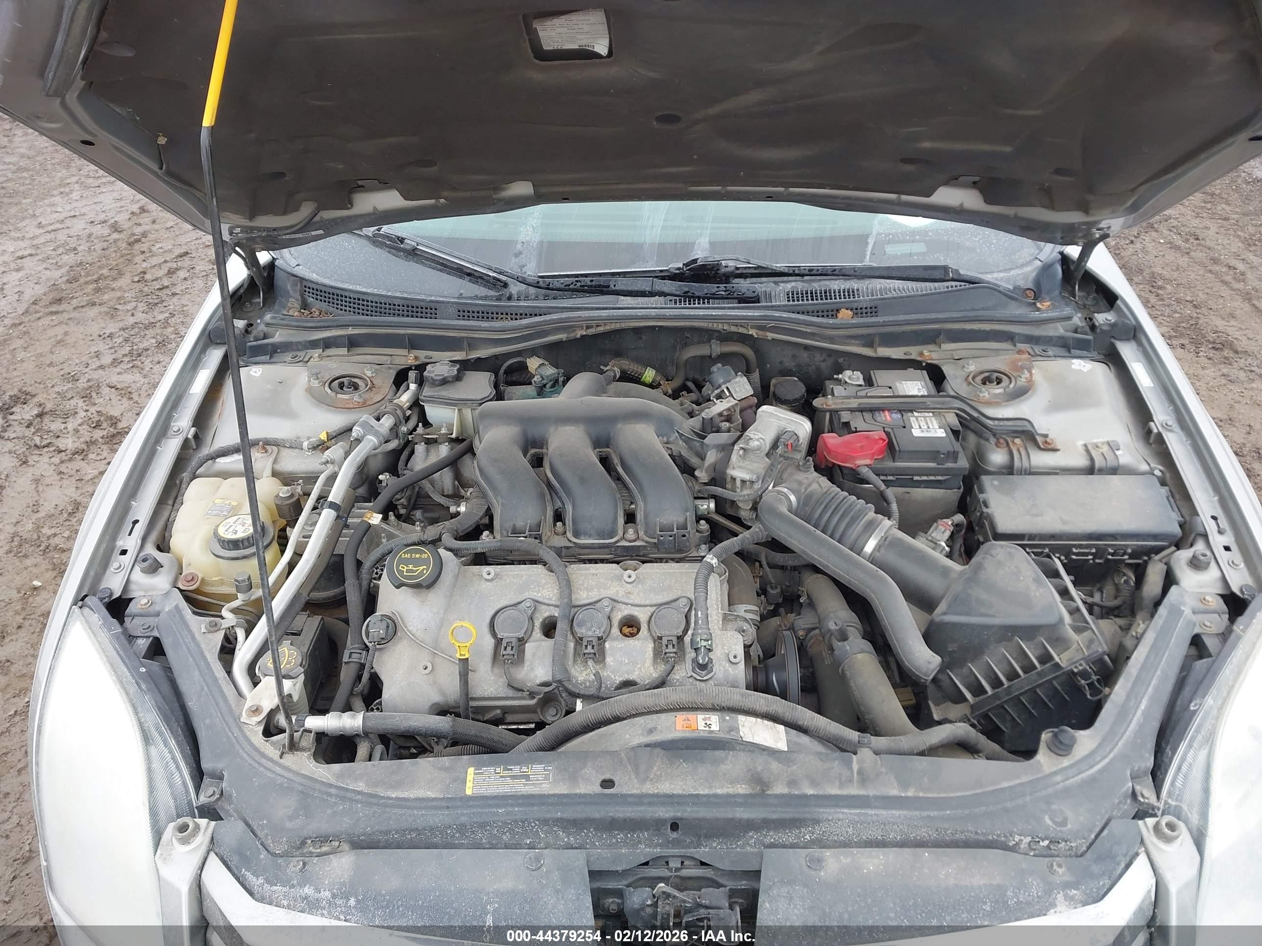 FORD FUSION image 10