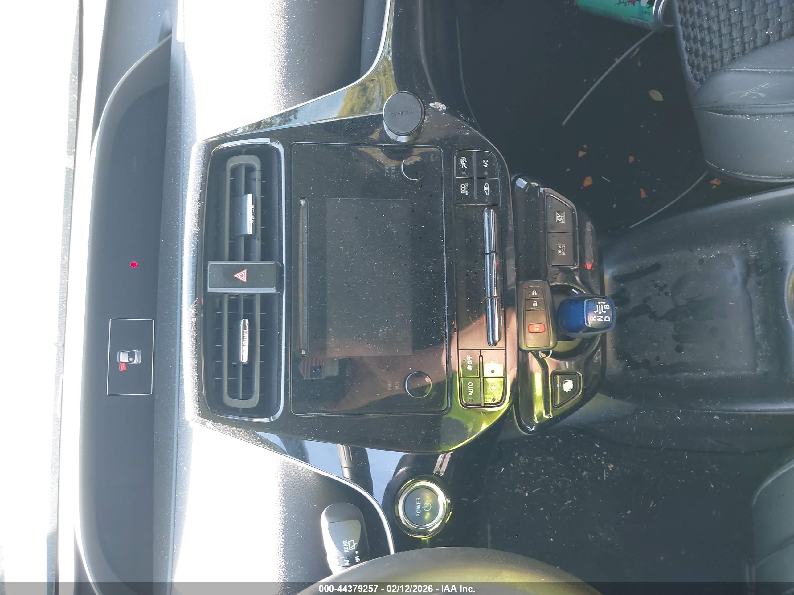 TOYOTA PRIUS image 11