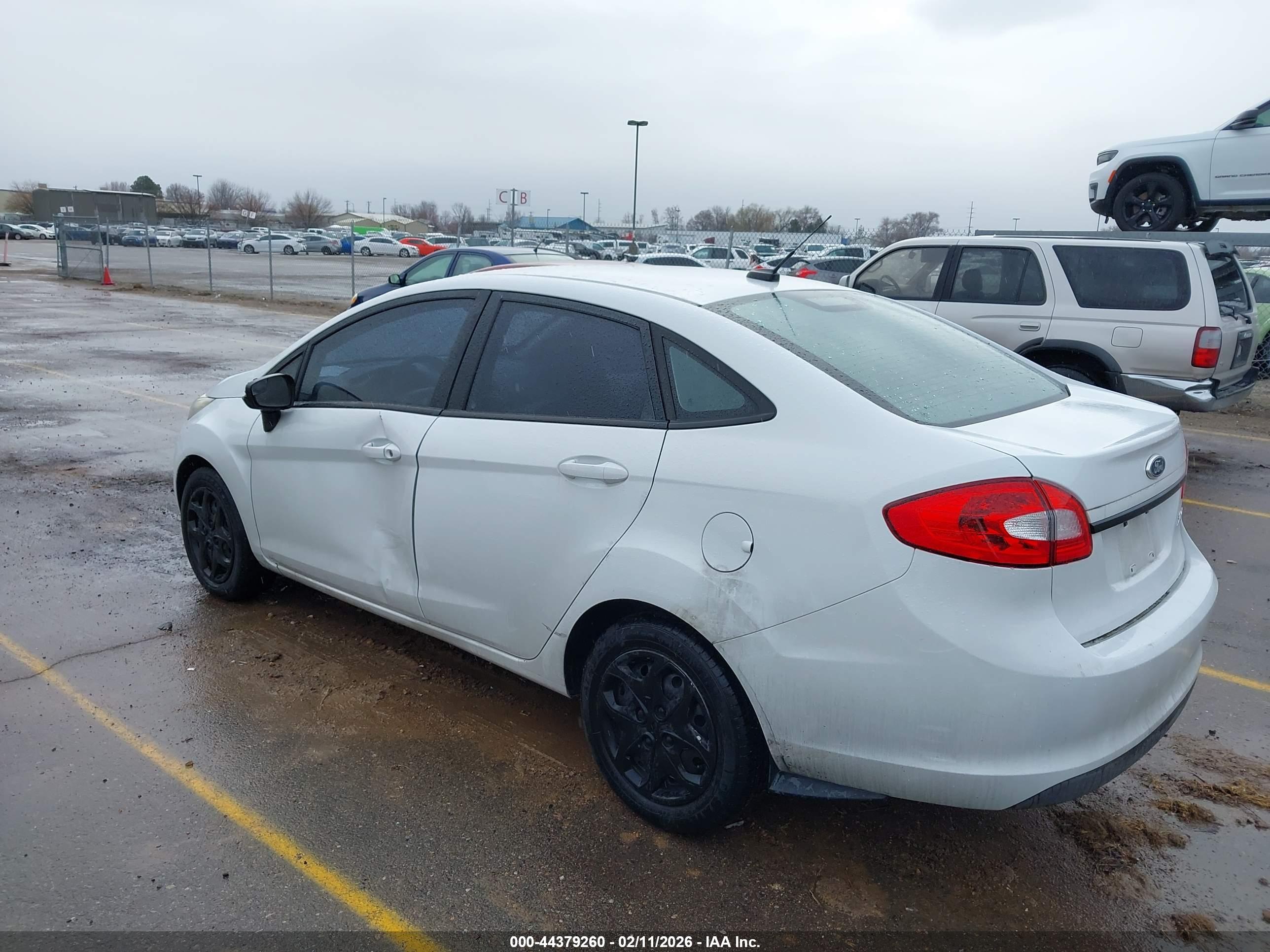FORD FIESTA image 3