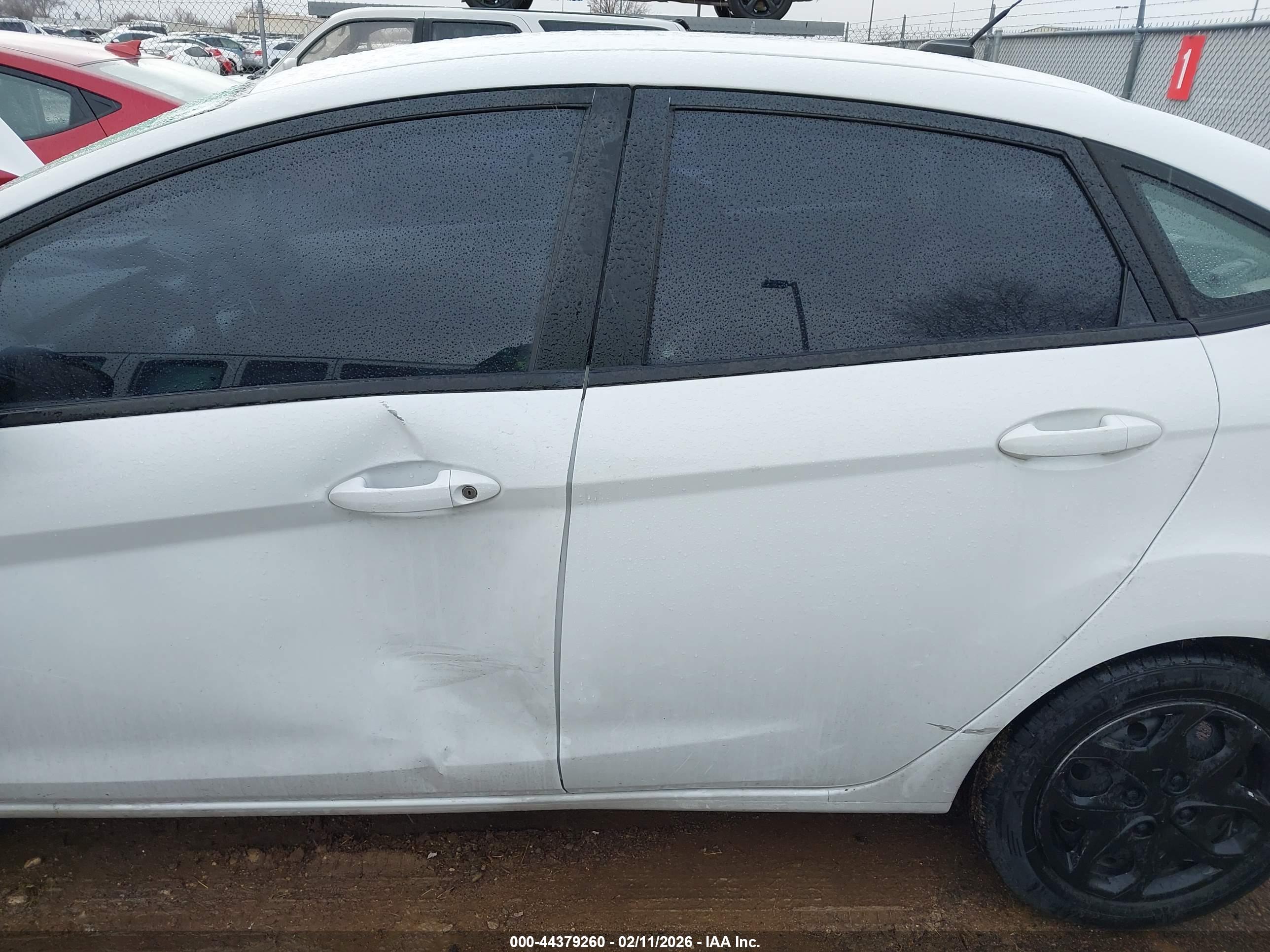 FORD FIESTA image 6