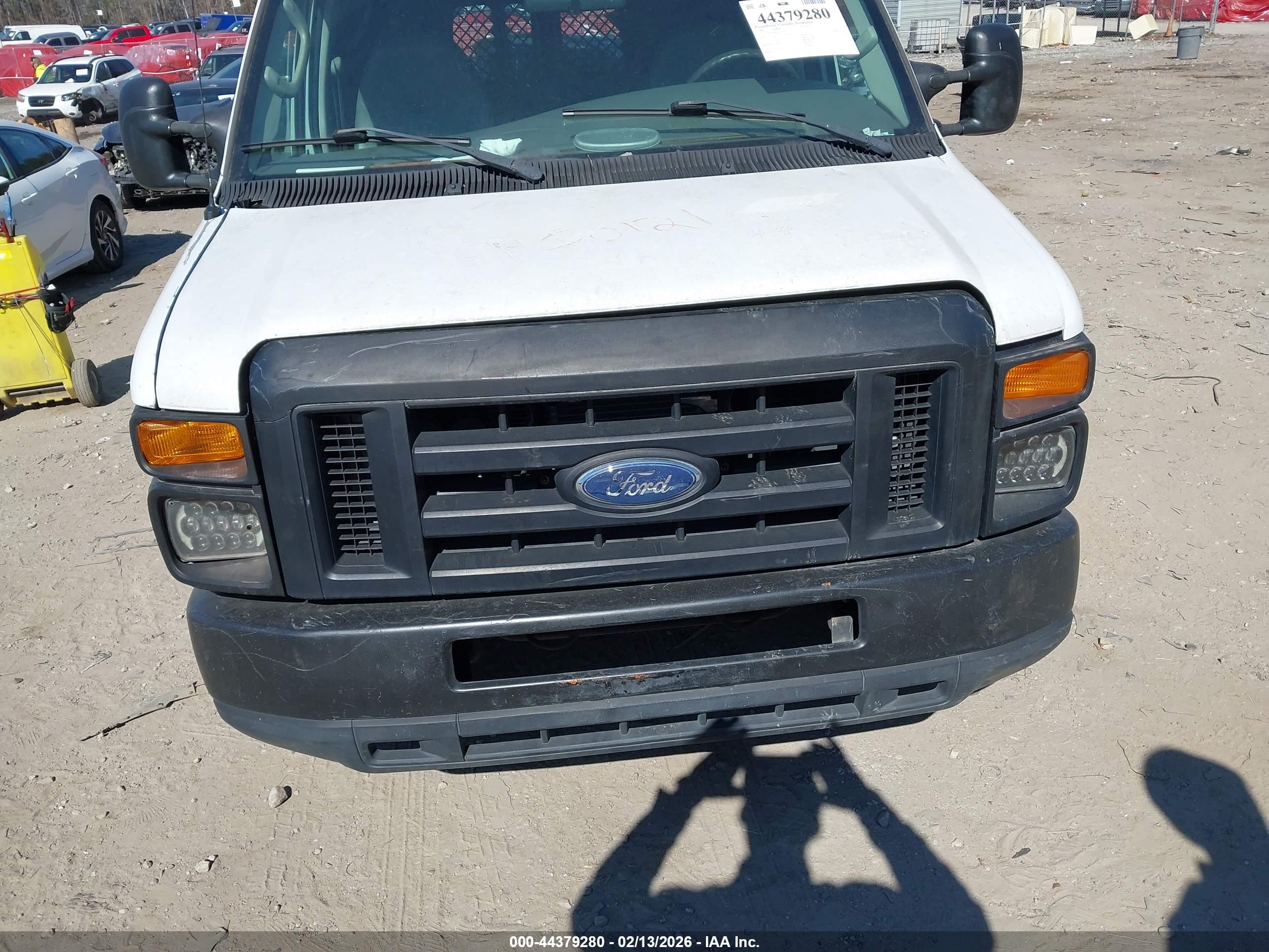 FORD E-250 image 6