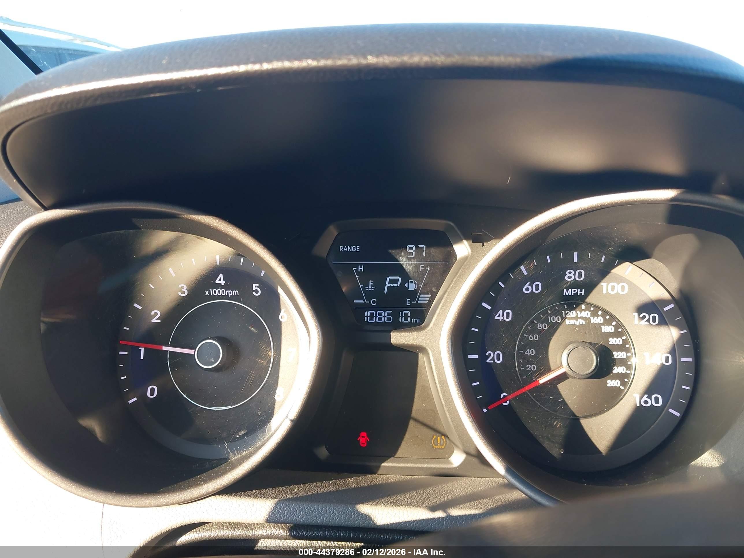 HYUNDAI ELANTRA image 7