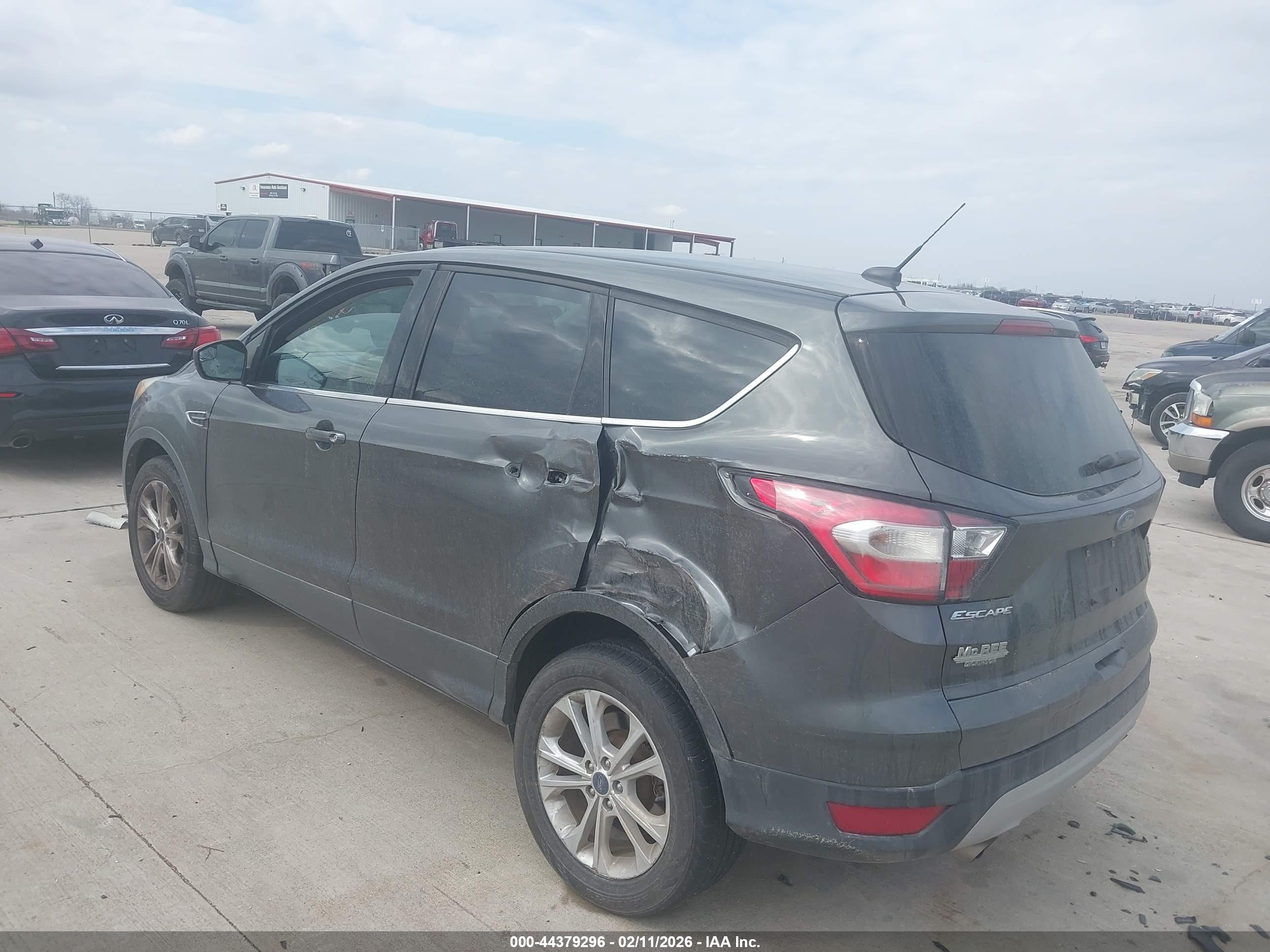 FORD ESCAPE image 3