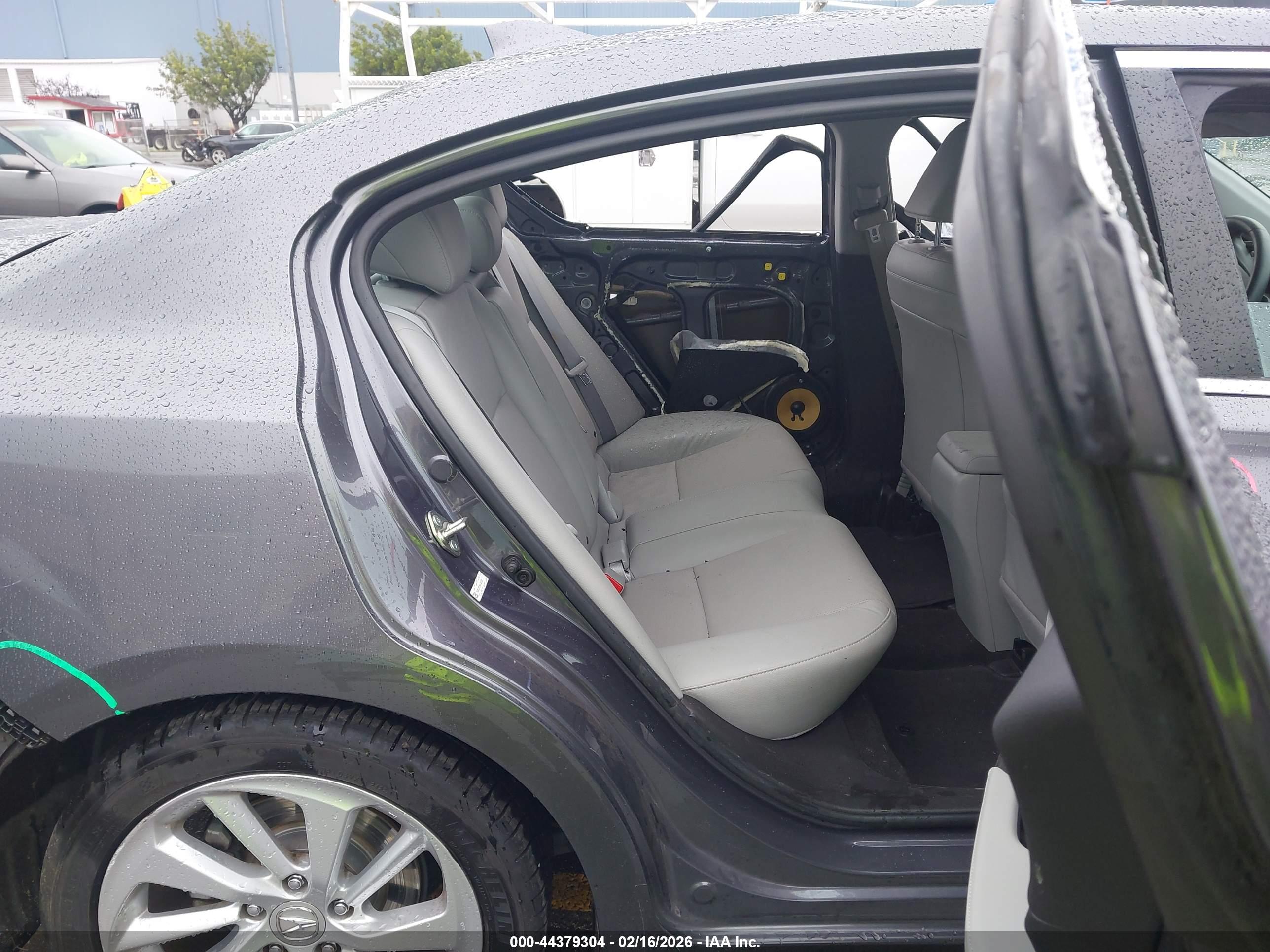 ACURA ILX image 8