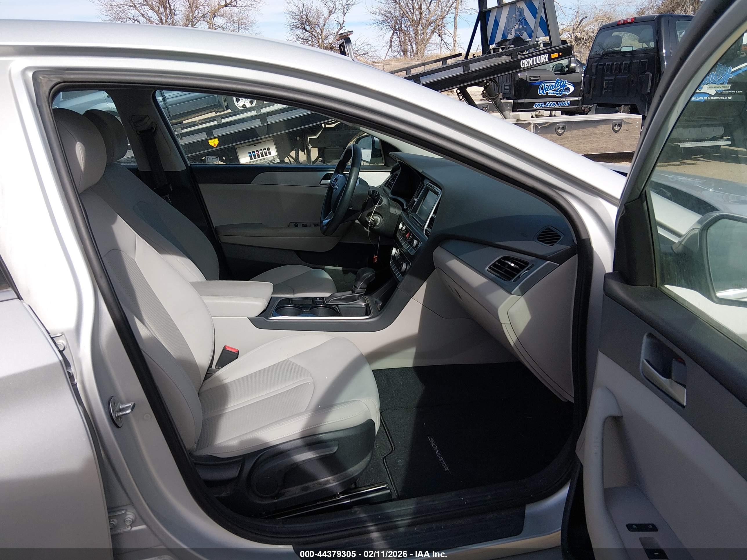 HYUNDAI SONATA image 5