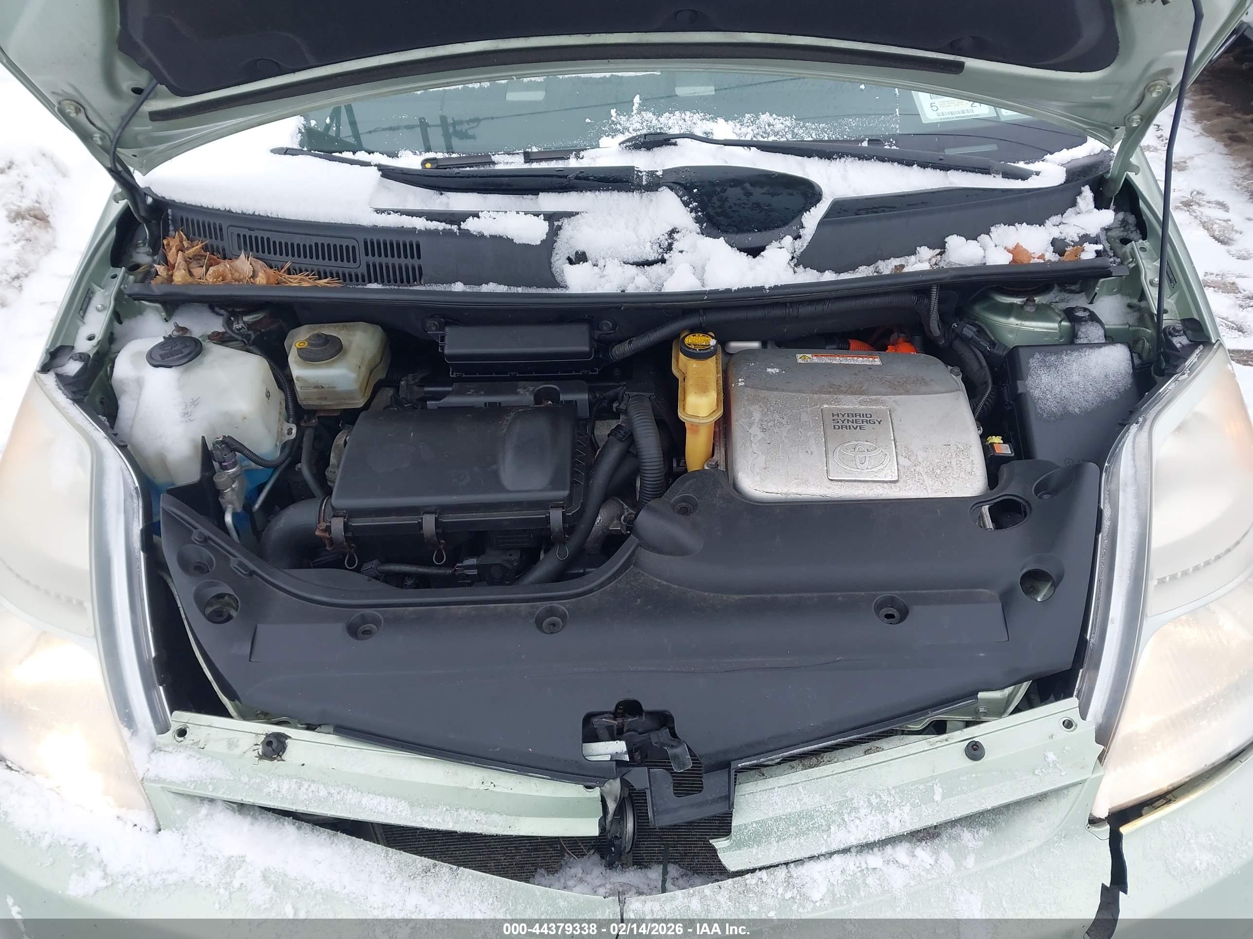 TOYOTA PRIUS image 10