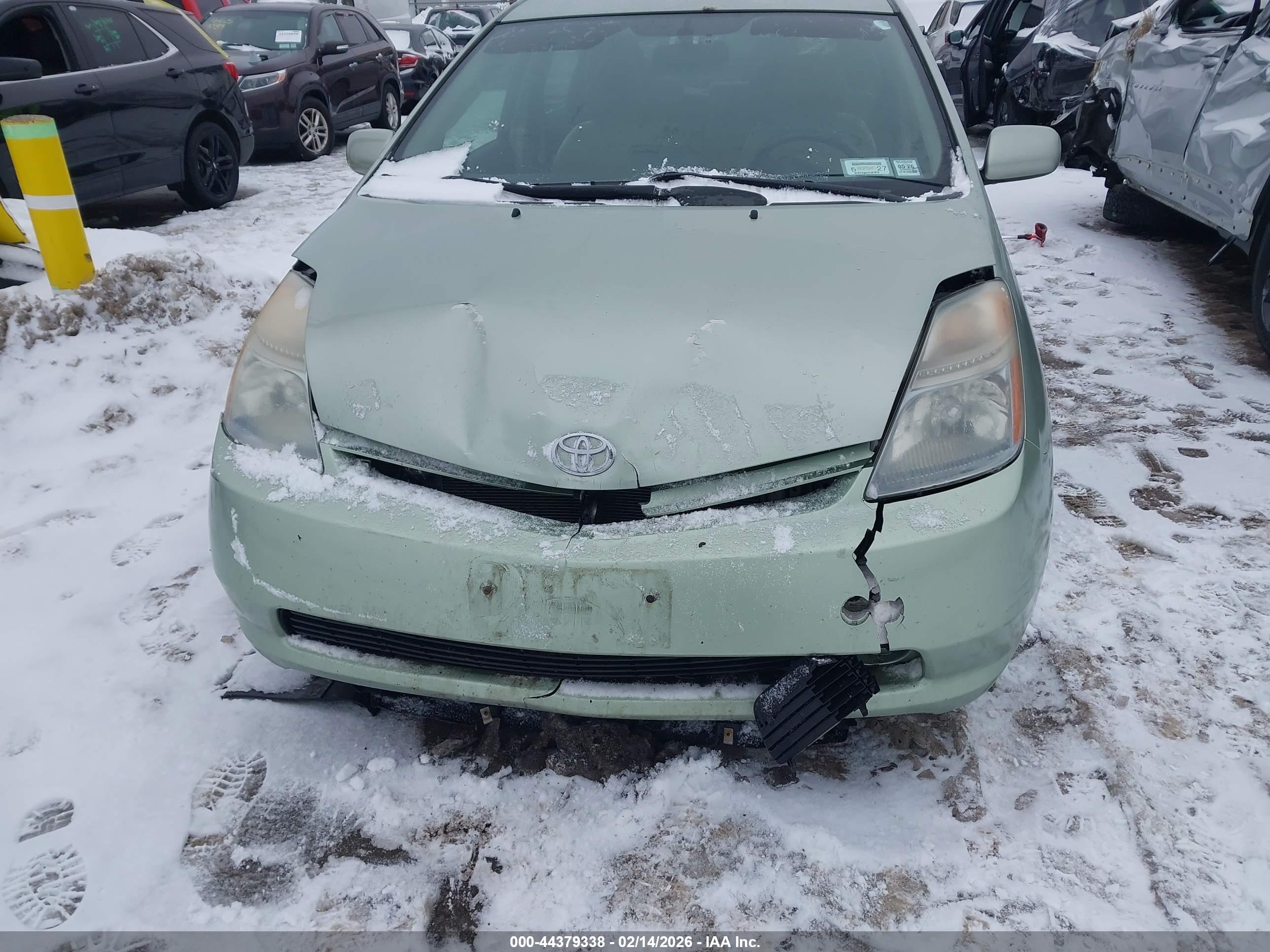 TOYOTA PRIUS image 6