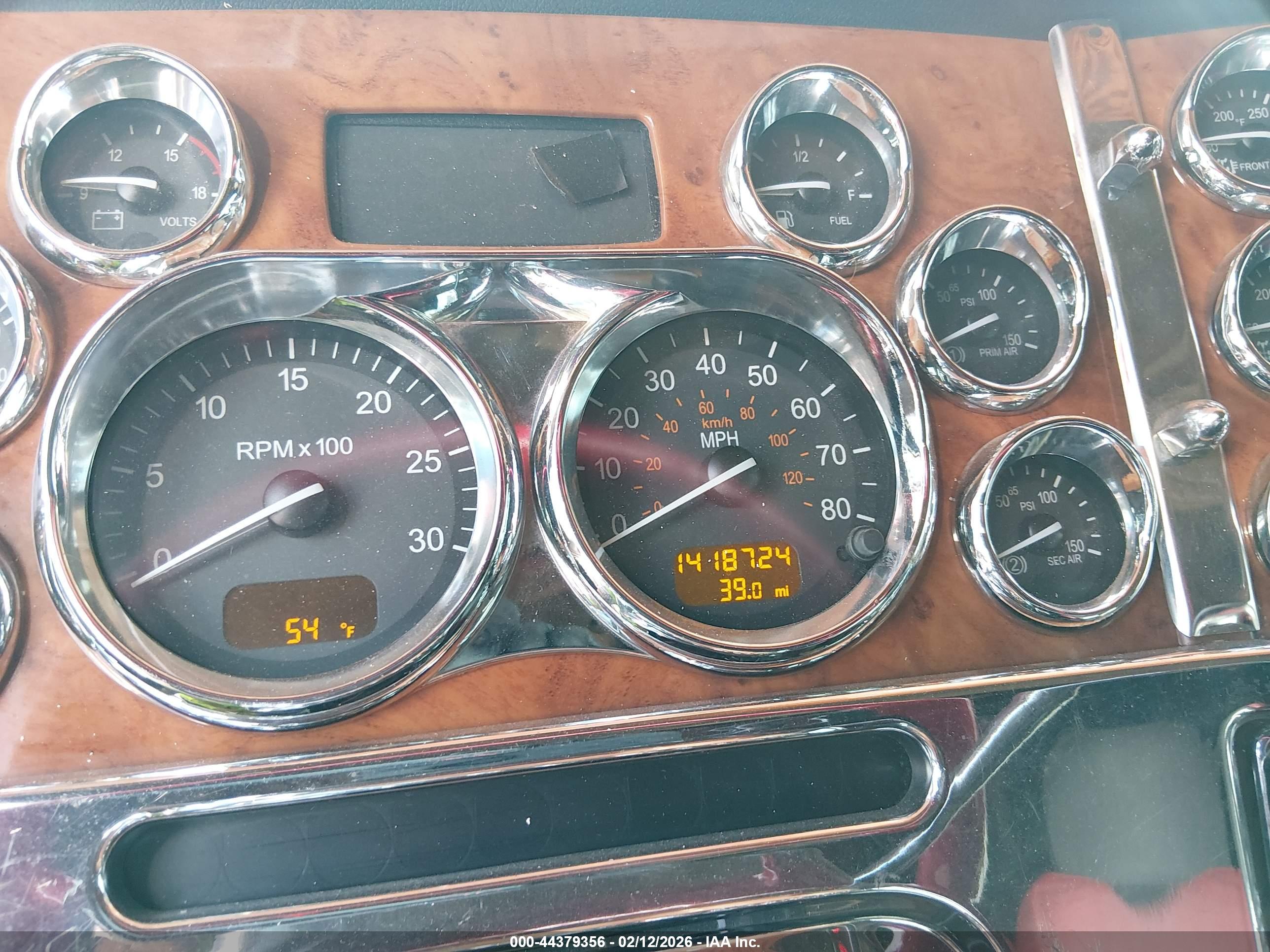 PETERBILT 379 image 6