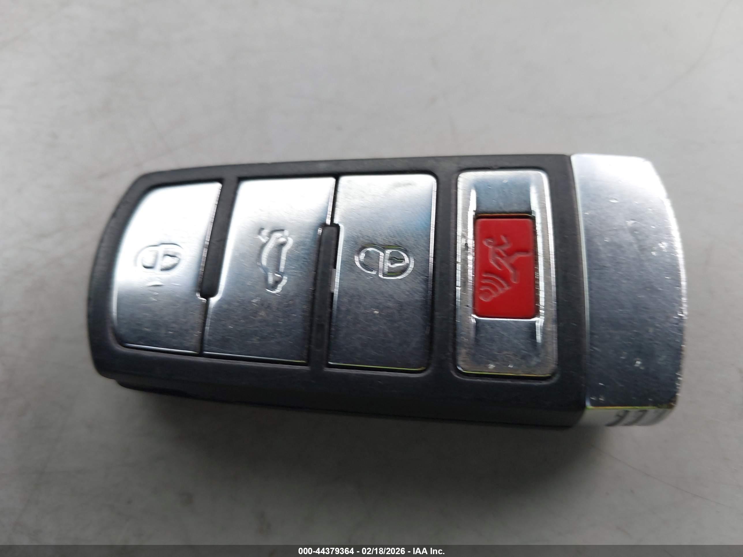 VOLKSWAGEN CC image 11