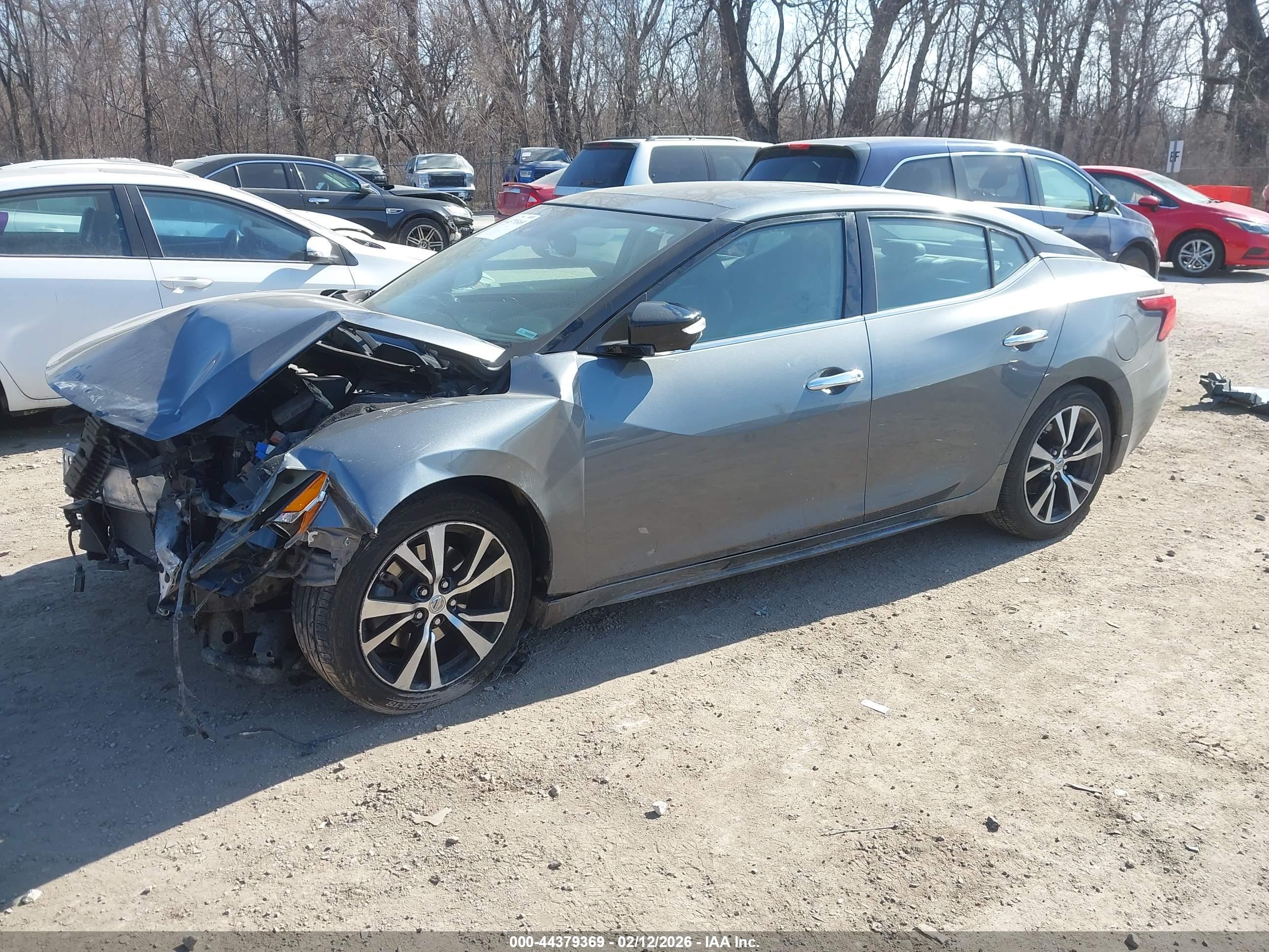 NISSAN MAXIMA image 2