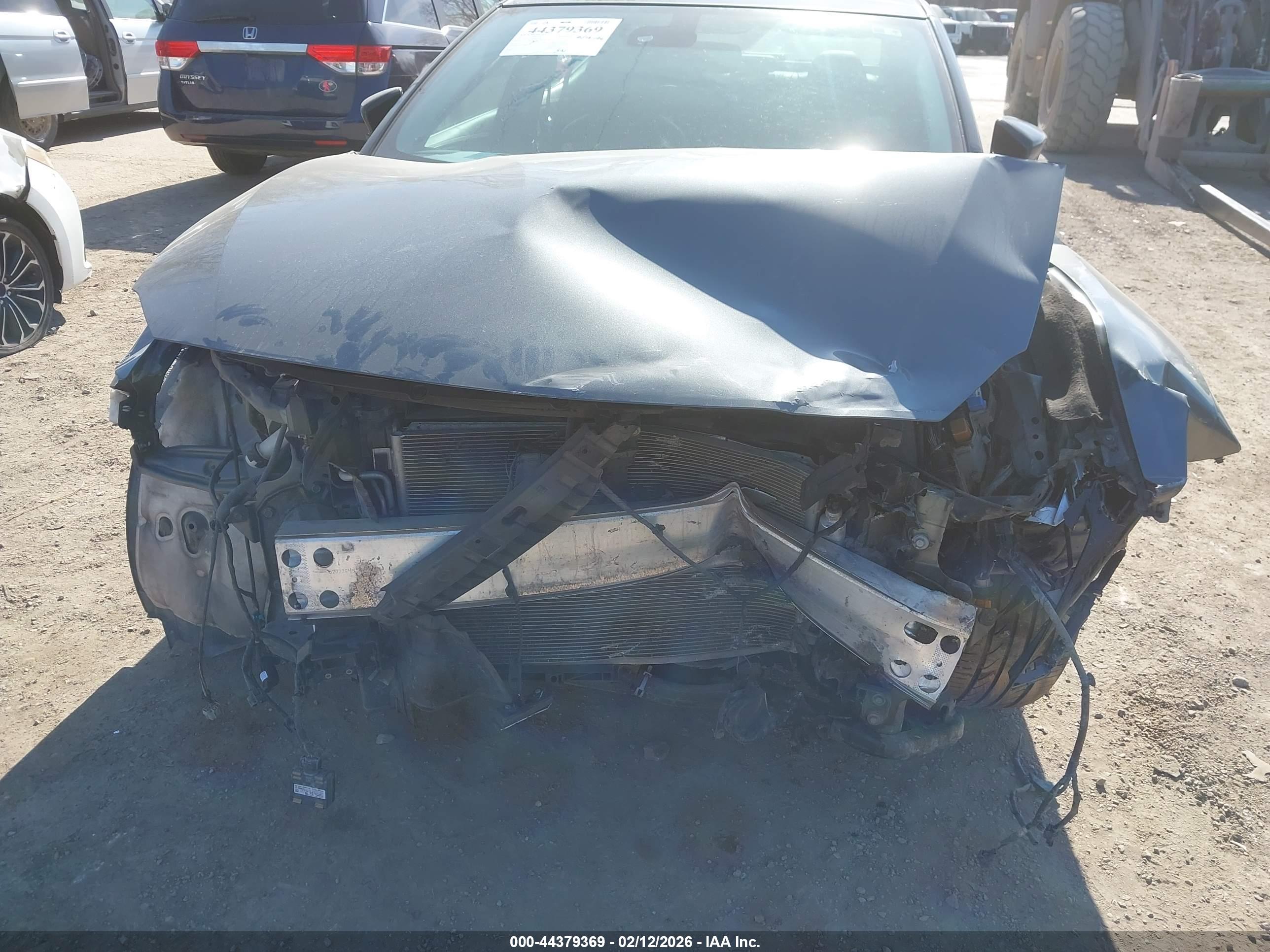 NISSAN MAXIMA image 6