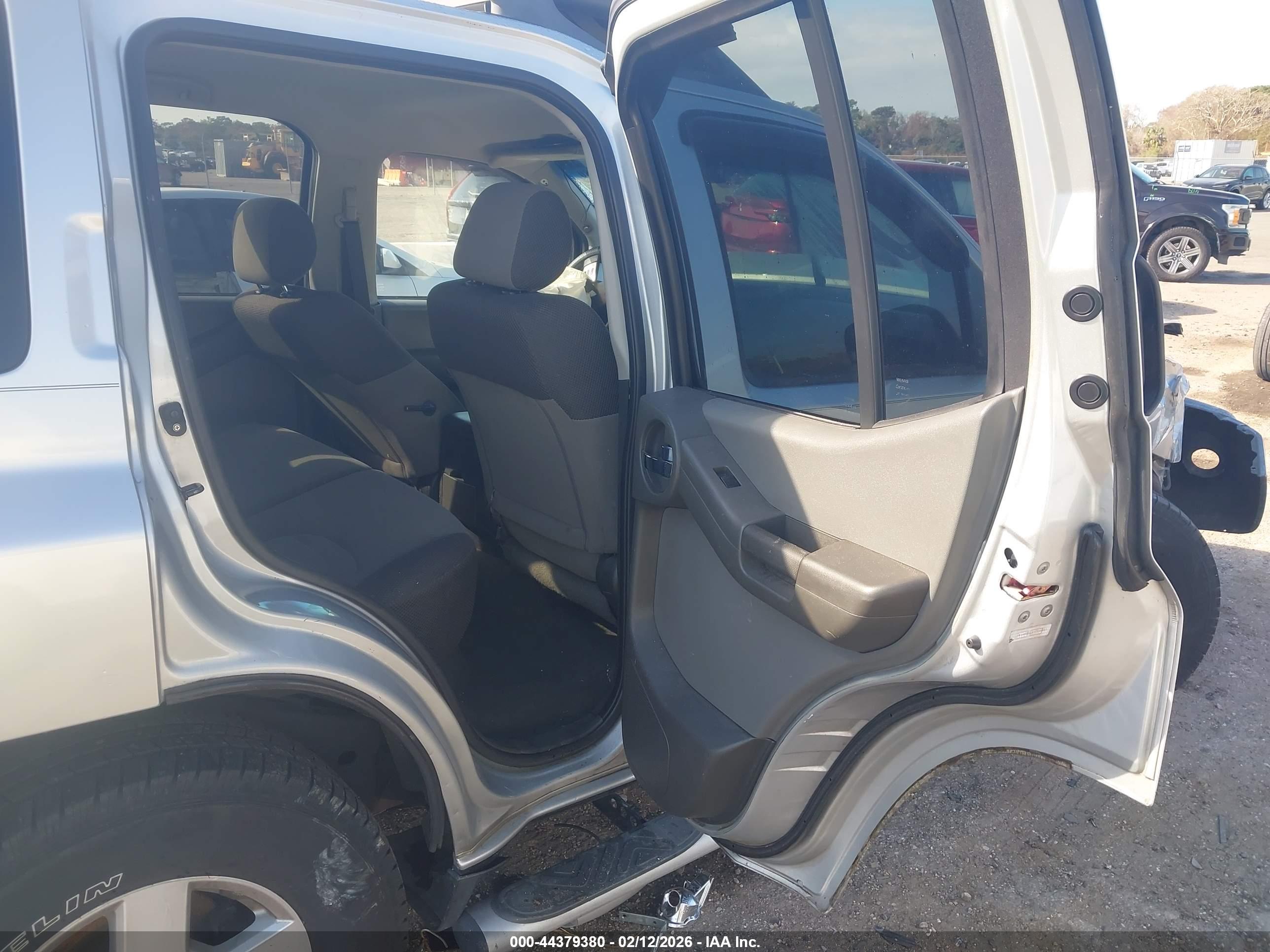 NISSAN XTERRA image 8