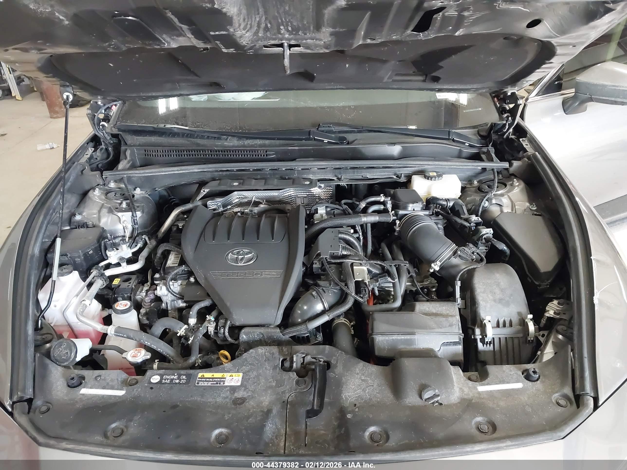 TOYOTA CROWN image 10