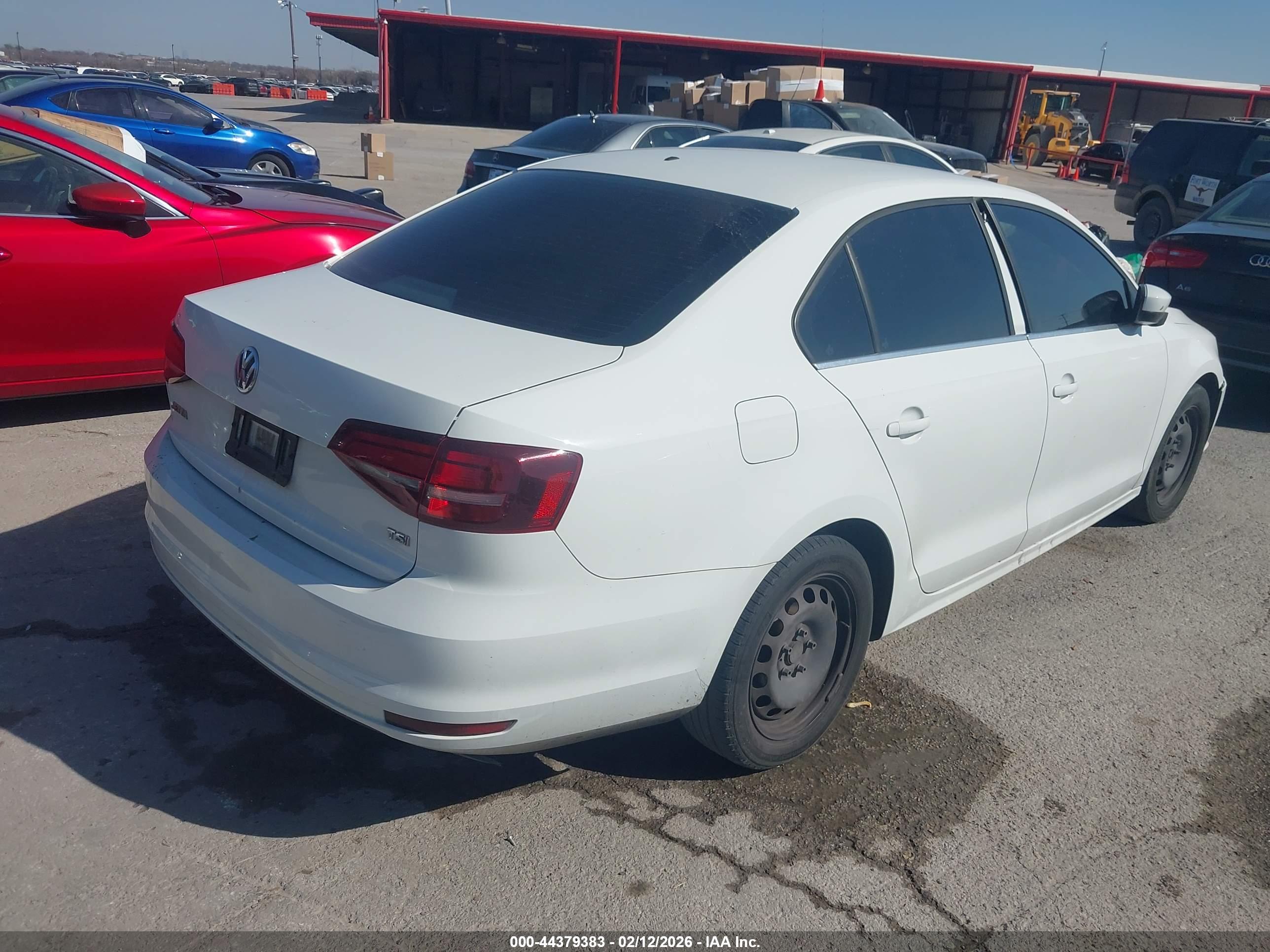 VOLKSWAGEN JETTA image 4