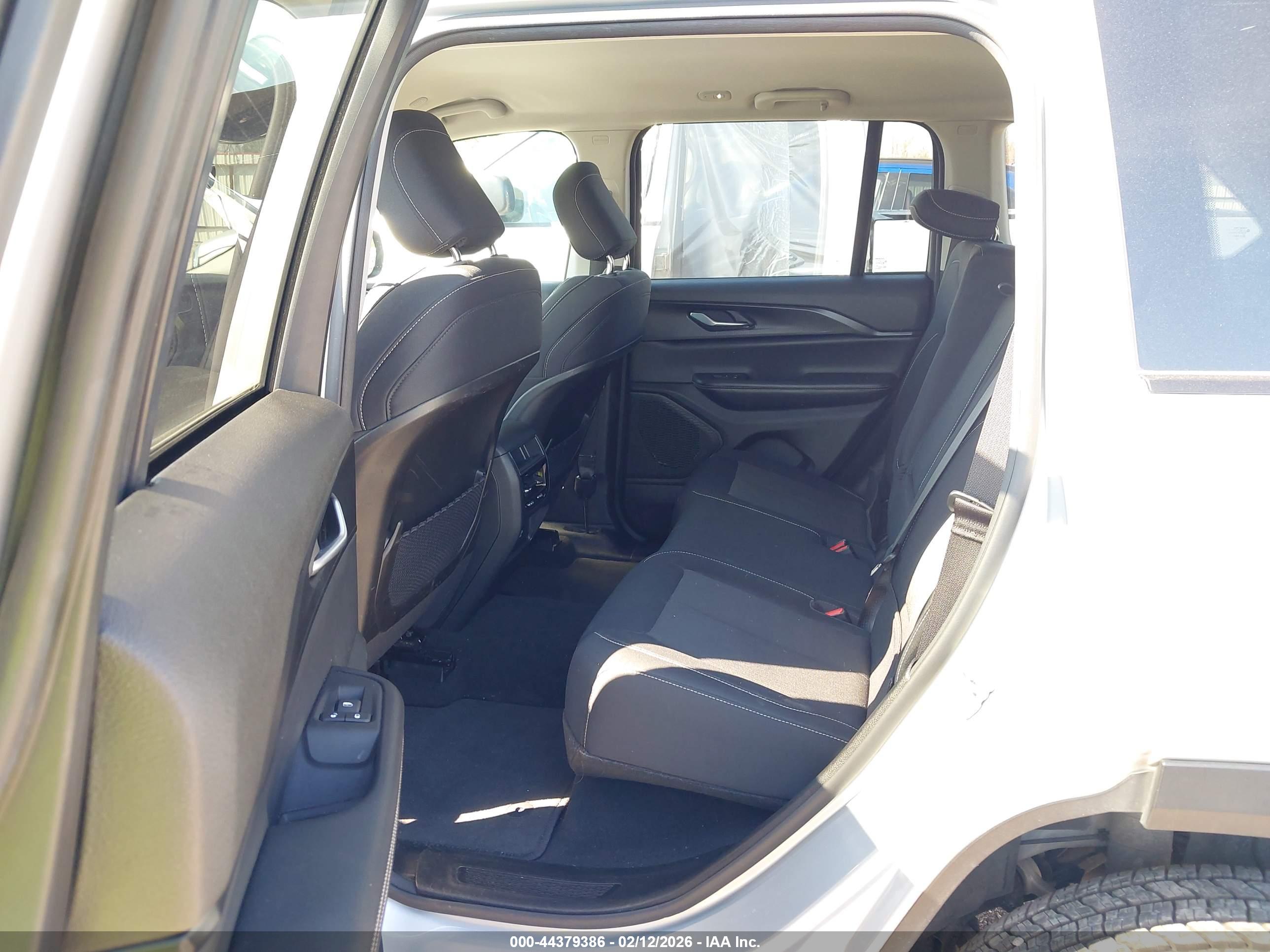 JEEP GRAND image 8