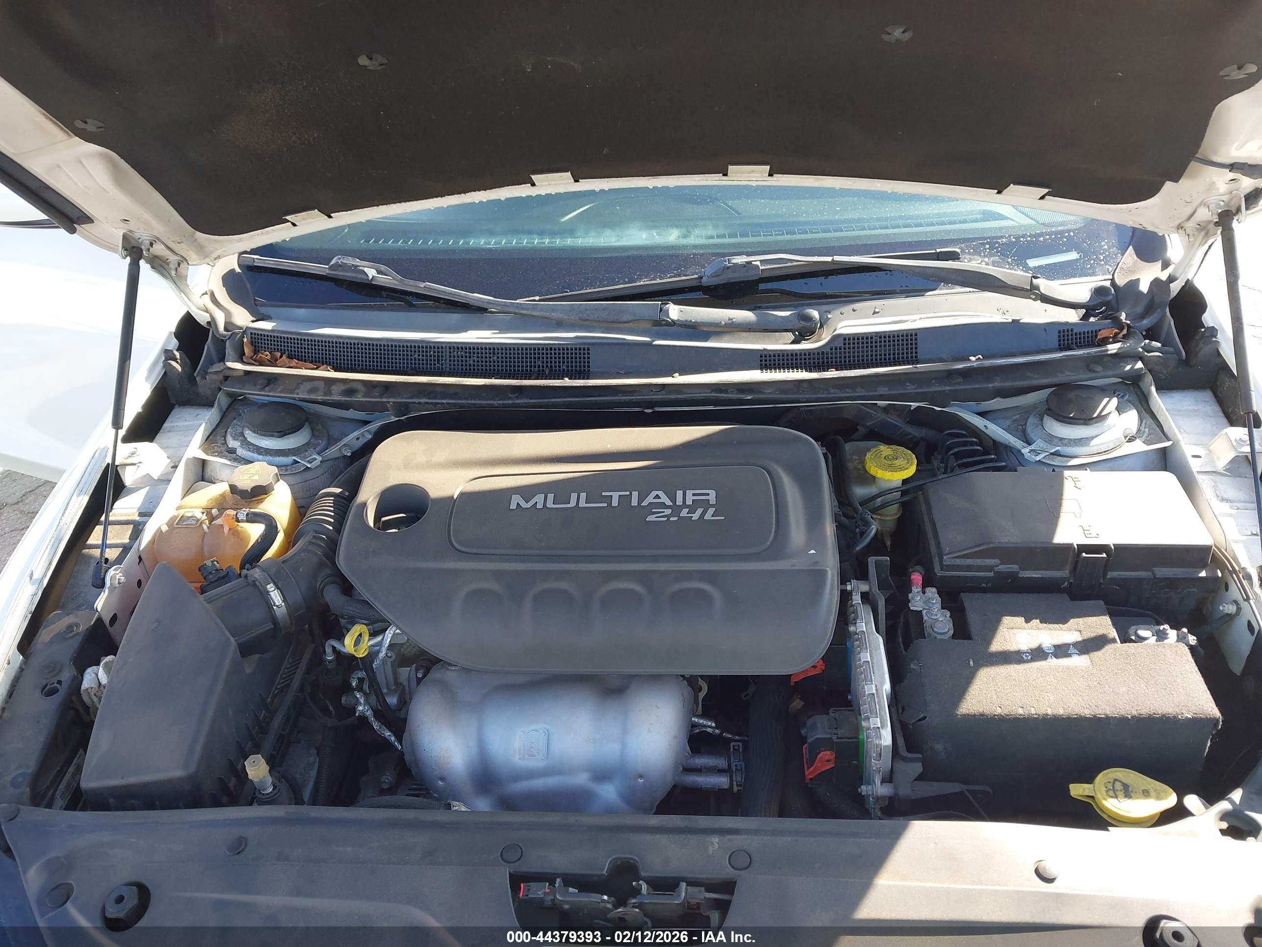 CHRYSLER 200 image 10