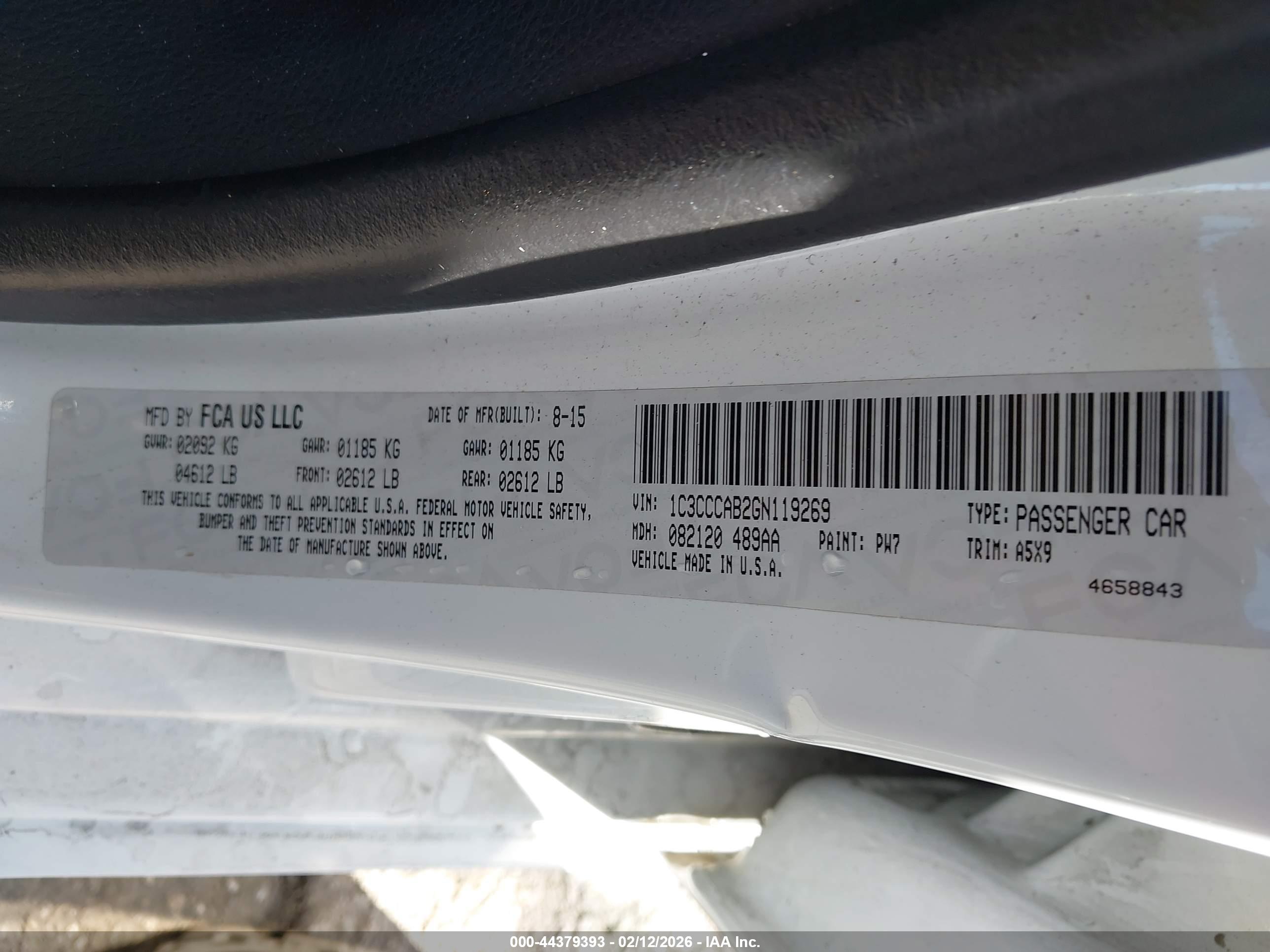 CHRYSLER 200 image 9