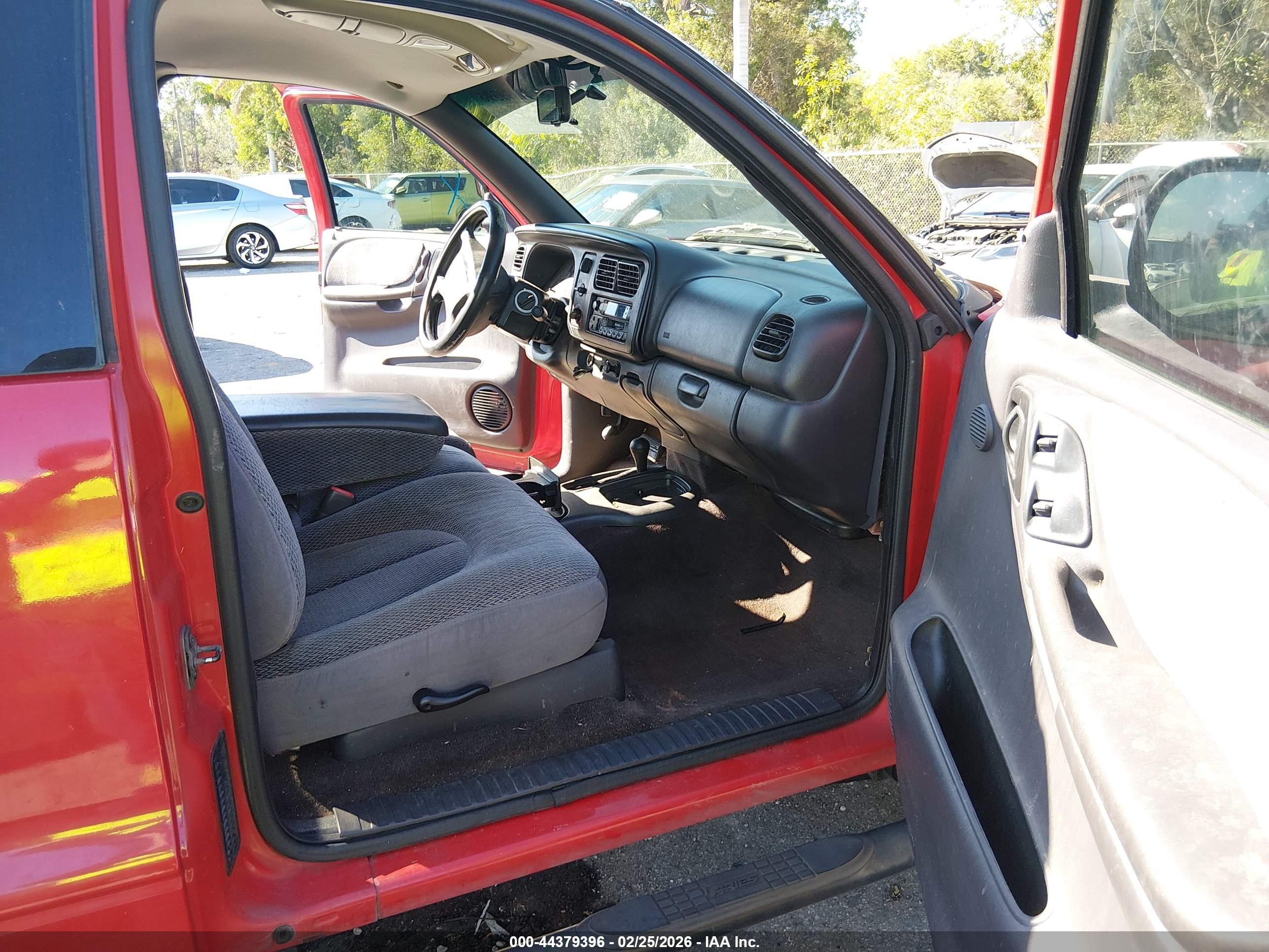 DODGE DAKOTA image 5
