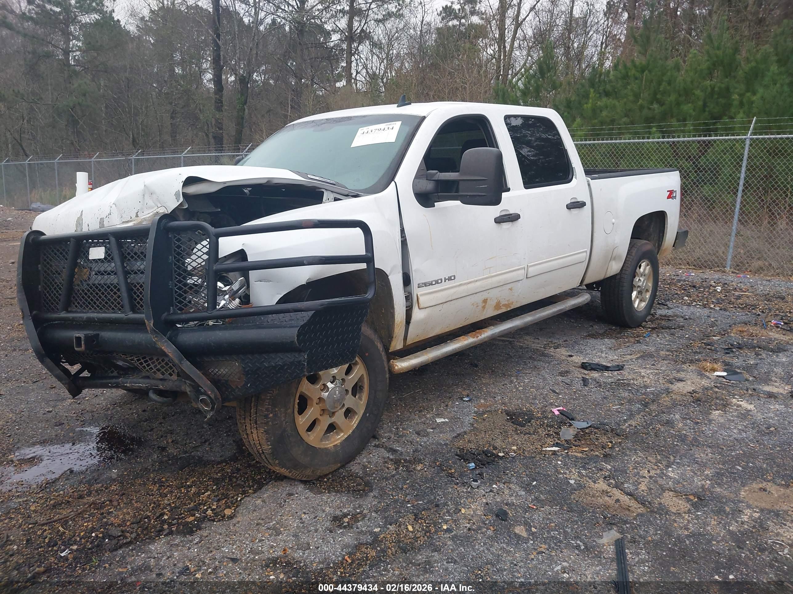 CHEVROLET SILVERADO image 2