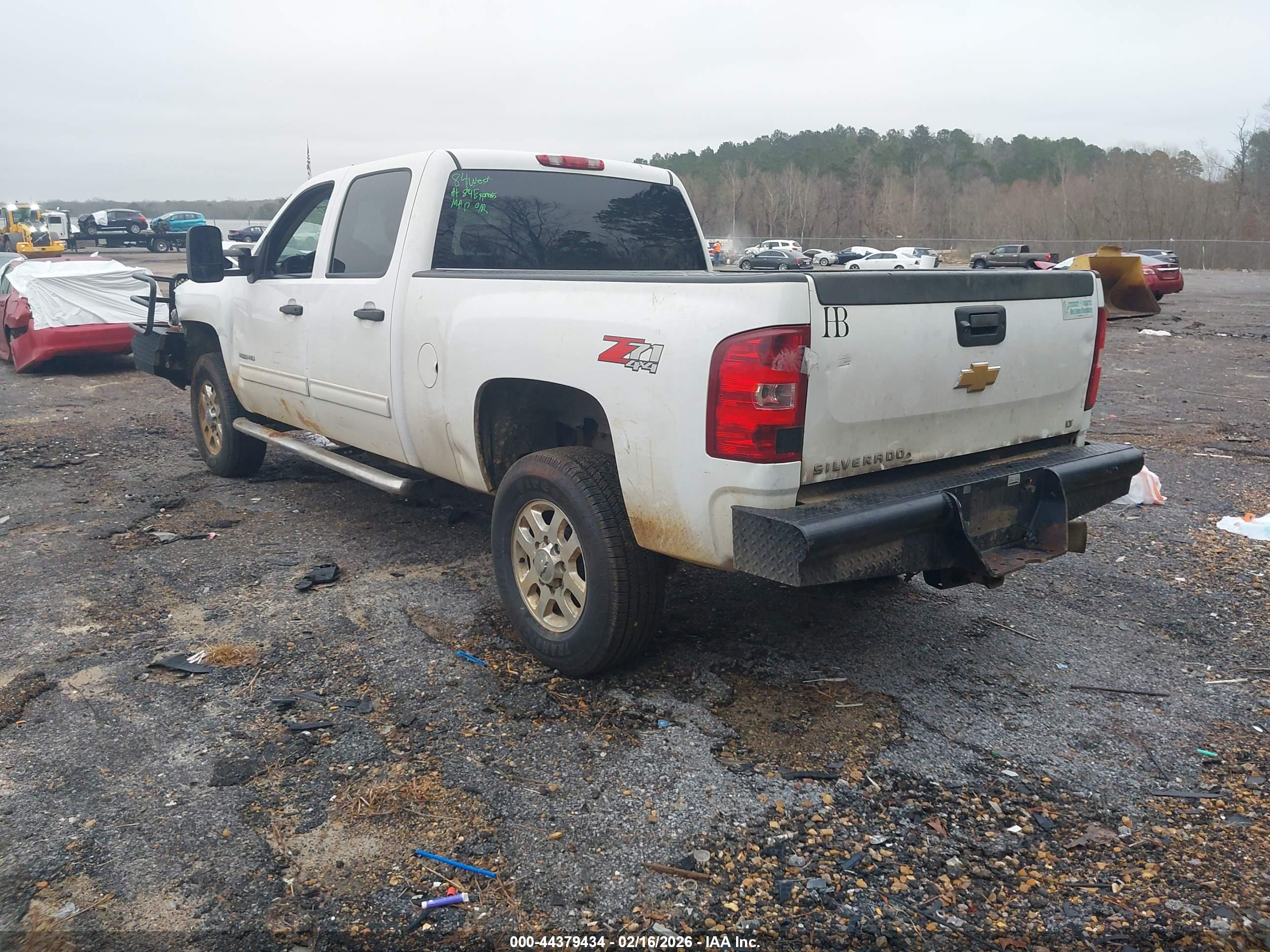 CHEVROLET SILVERADO image 3