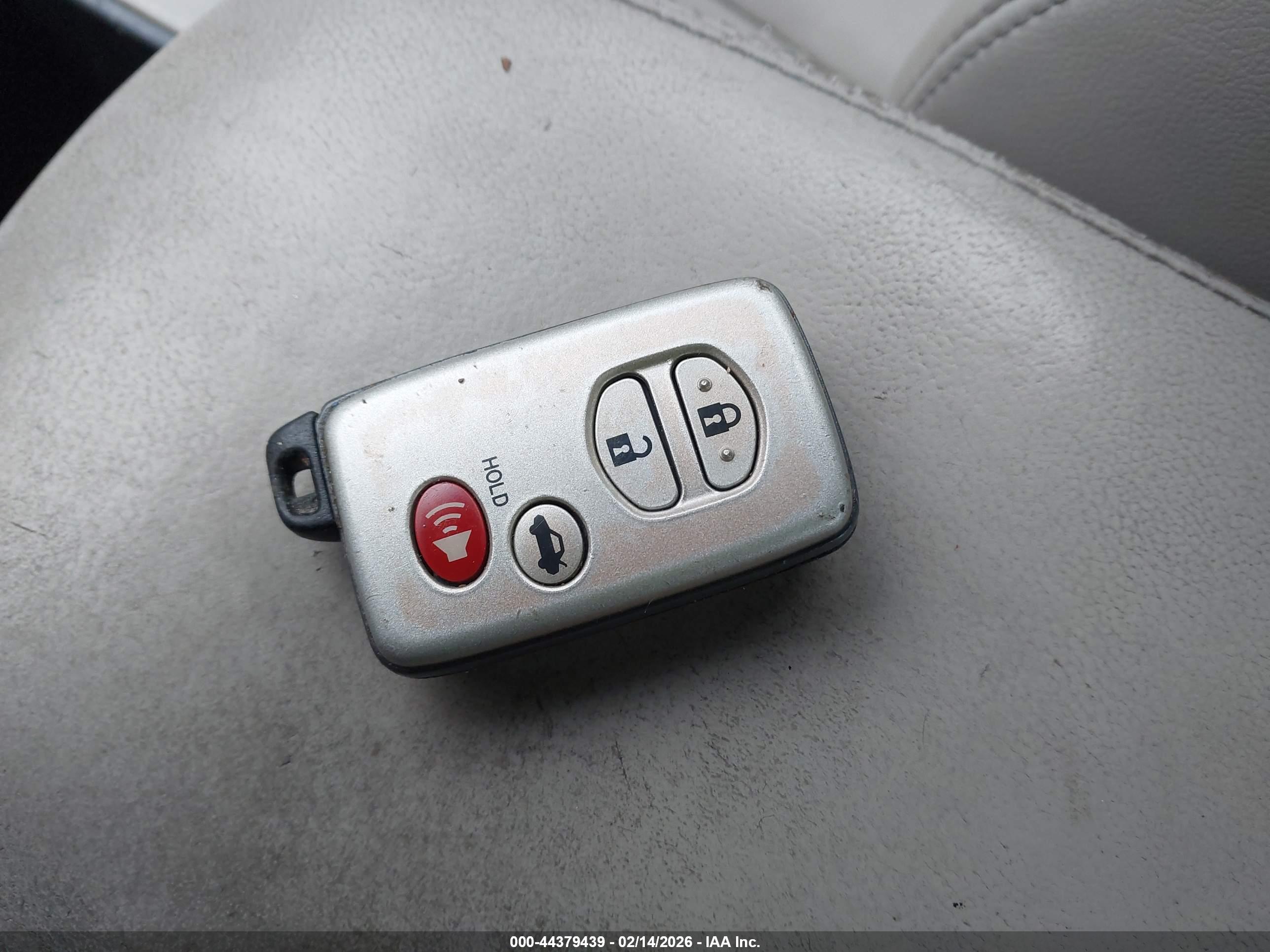 TOYOTA CAMRY image 11