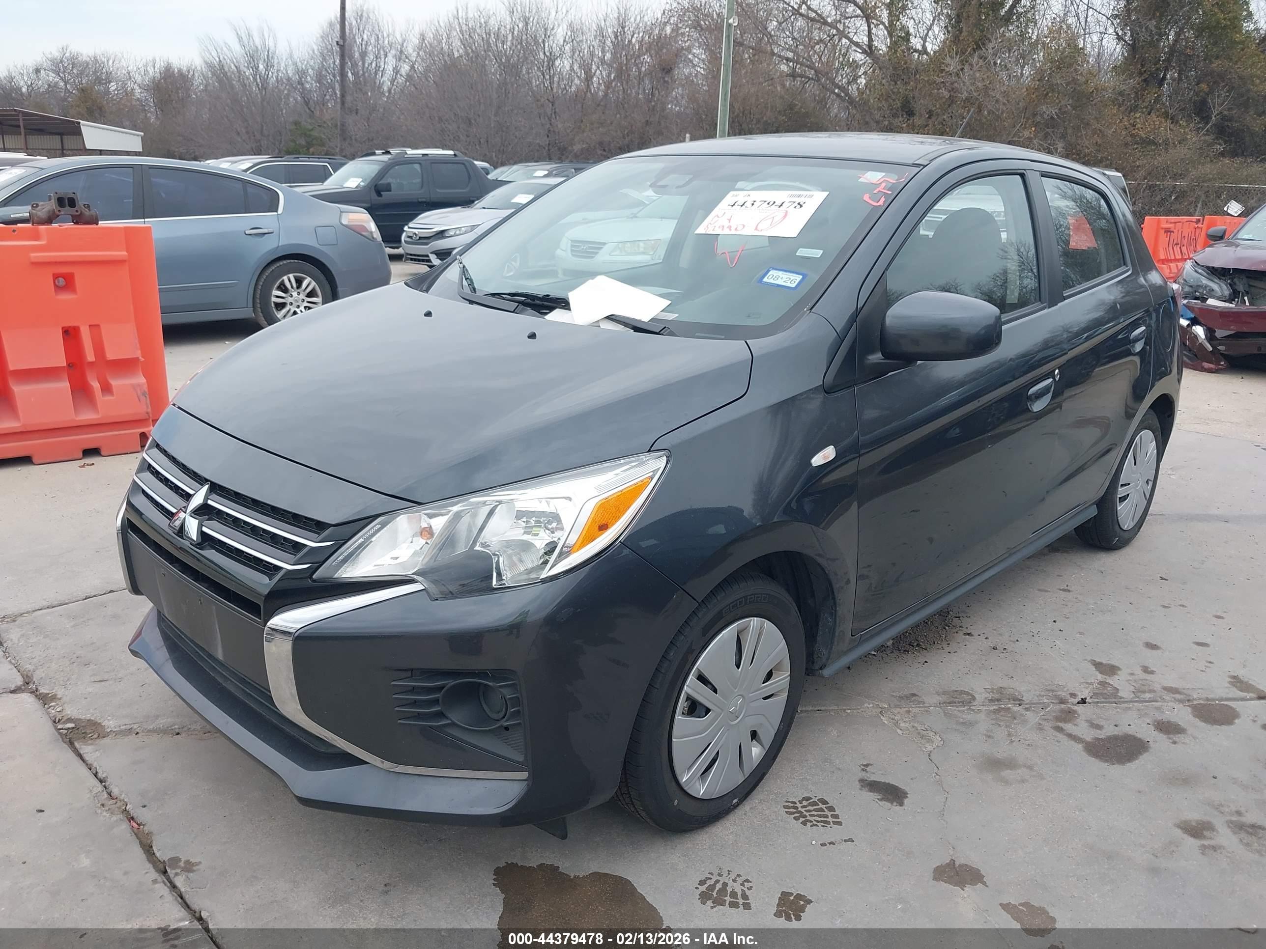 MITSUBISHI MIRAGE image 2
