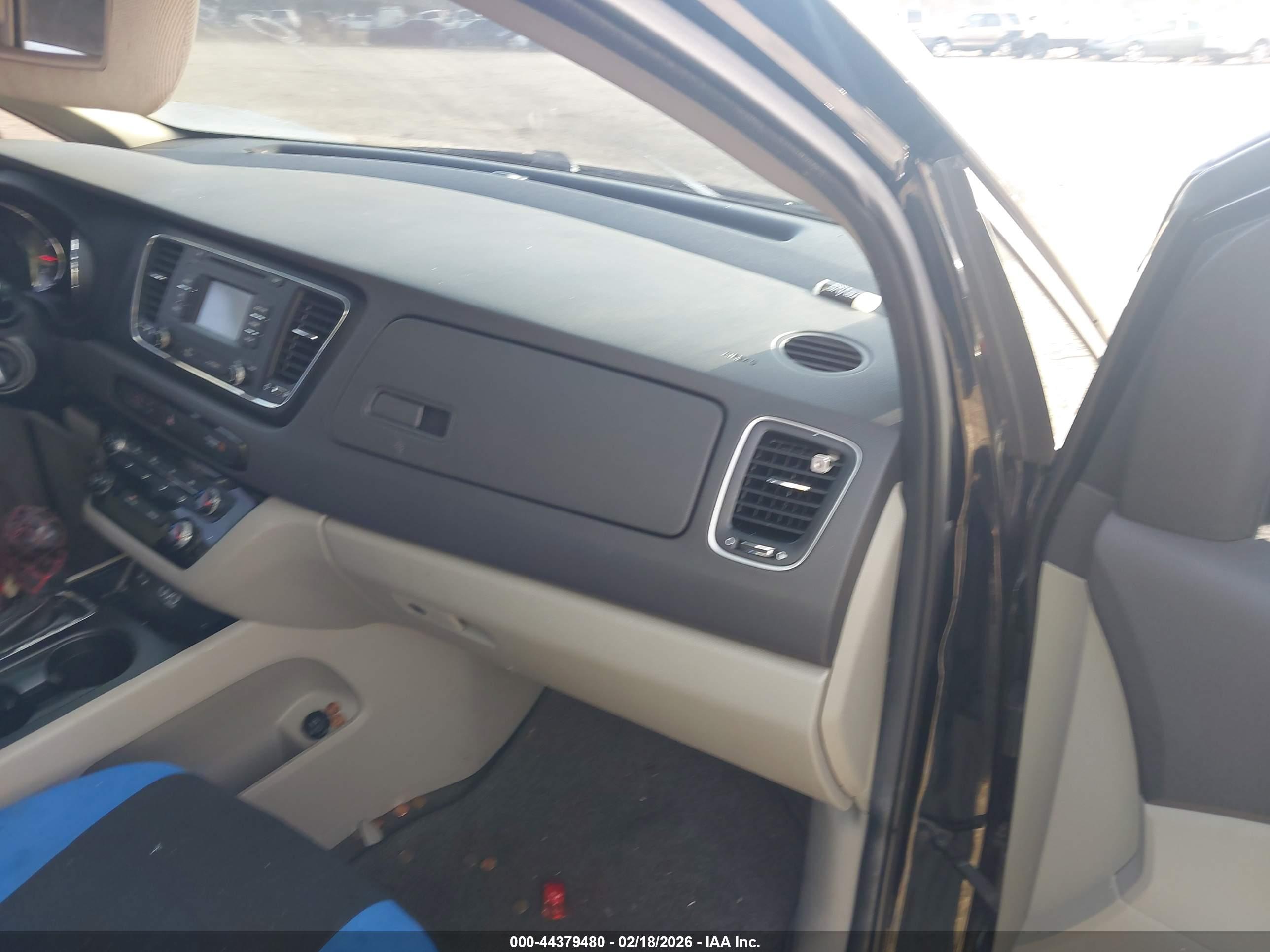 KIA SEDONA image 5