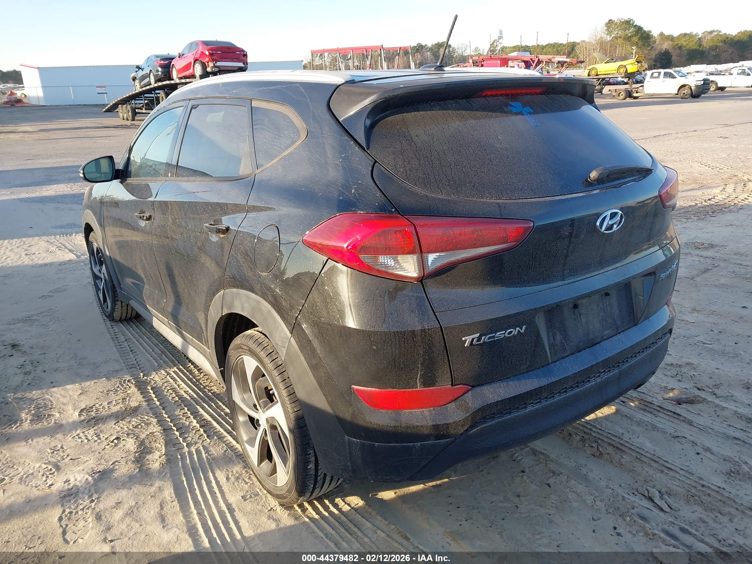 HYUNDAI TUCSON image 3