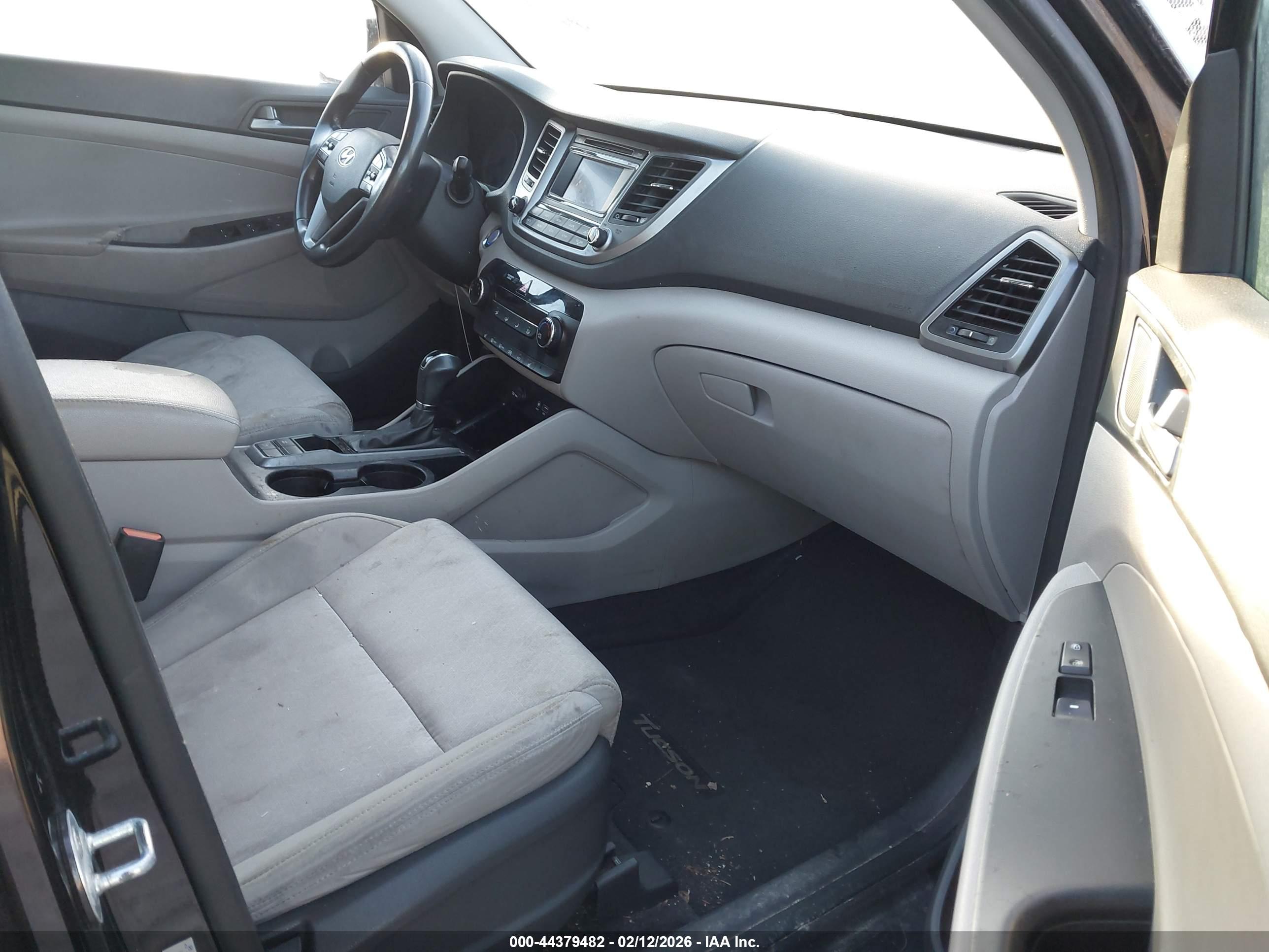 HYUNDAI TUCSON image 5