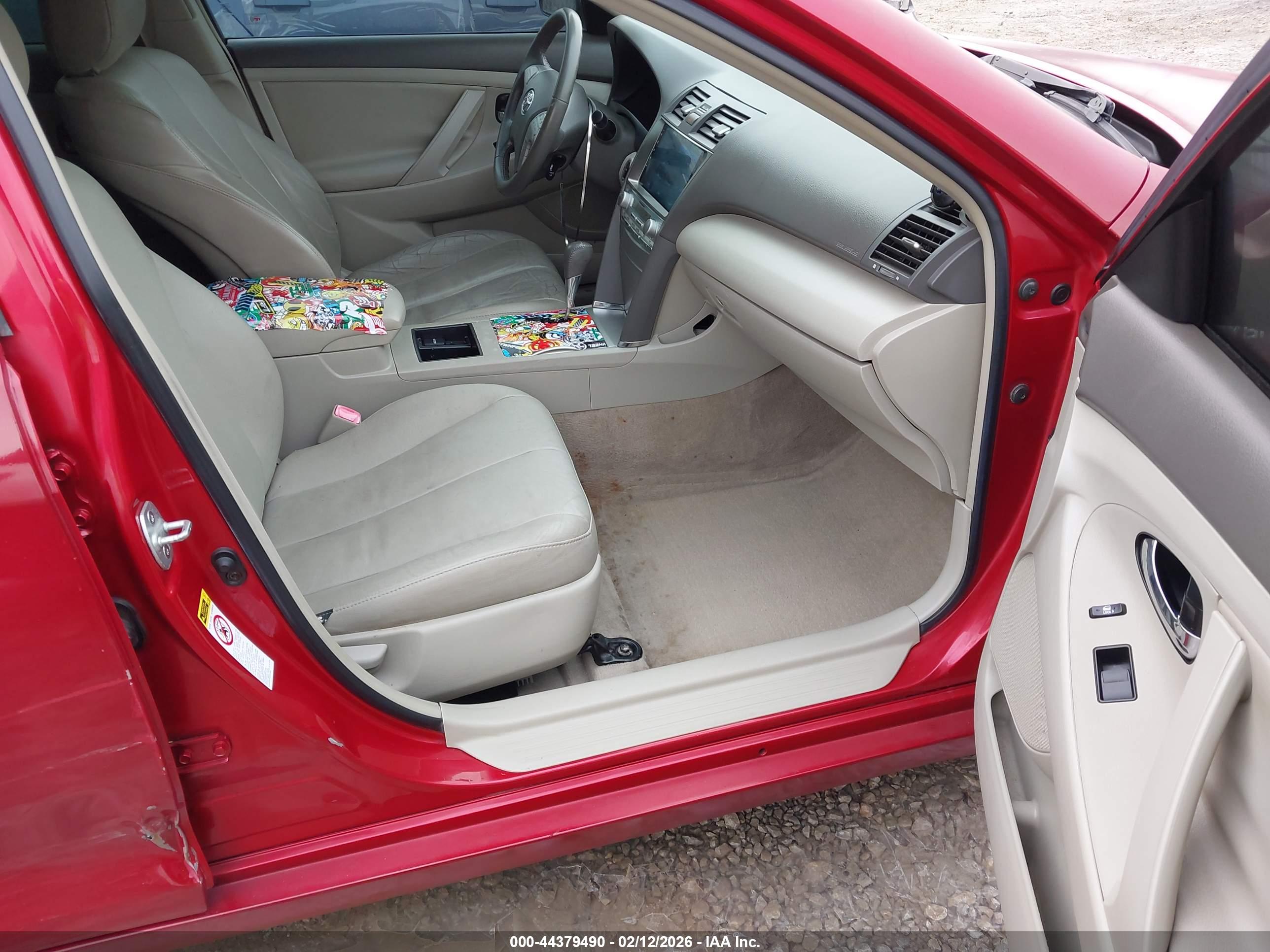 TOYOTA CAMRY image 5