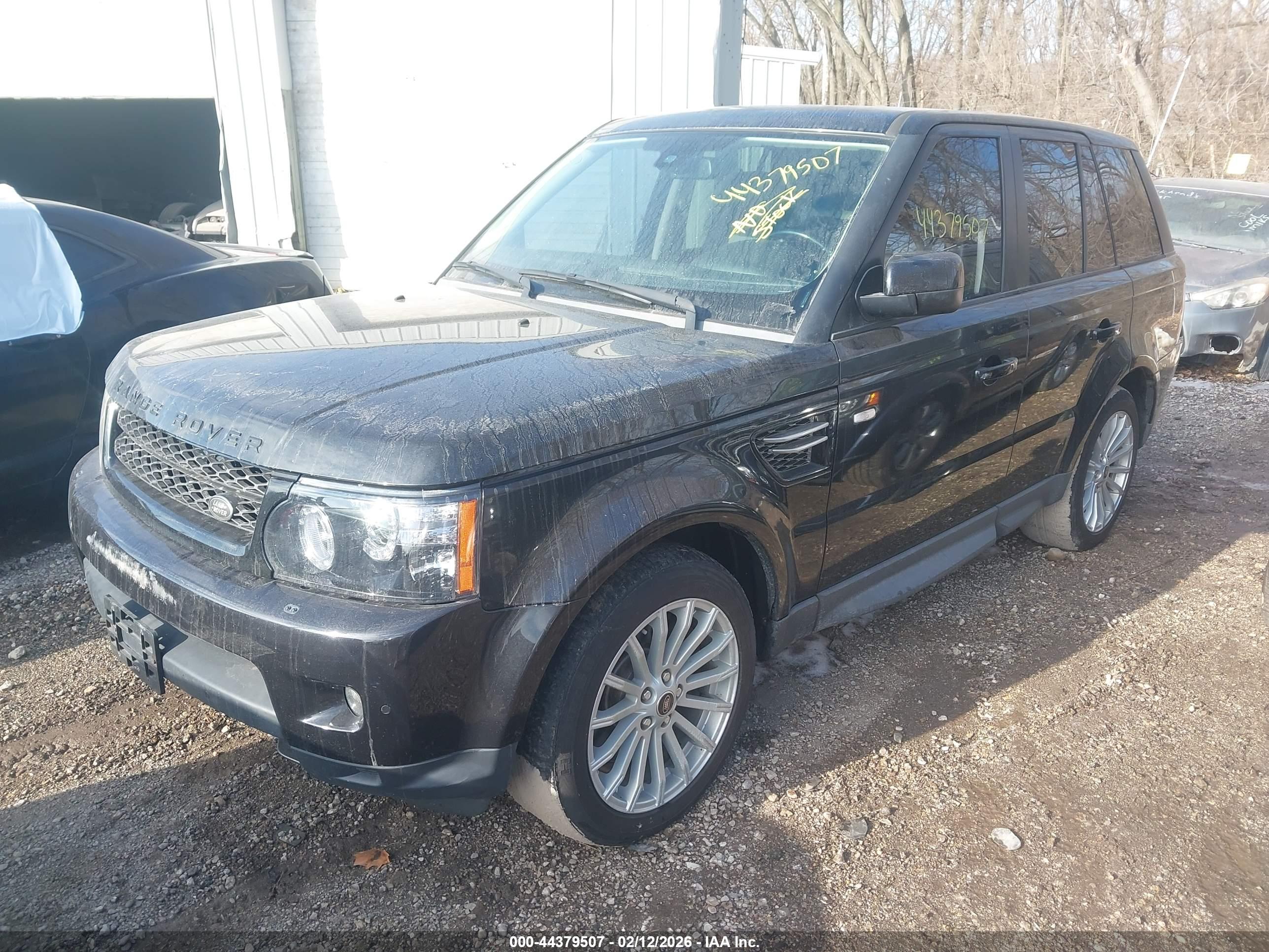 LAND ROVER image 2