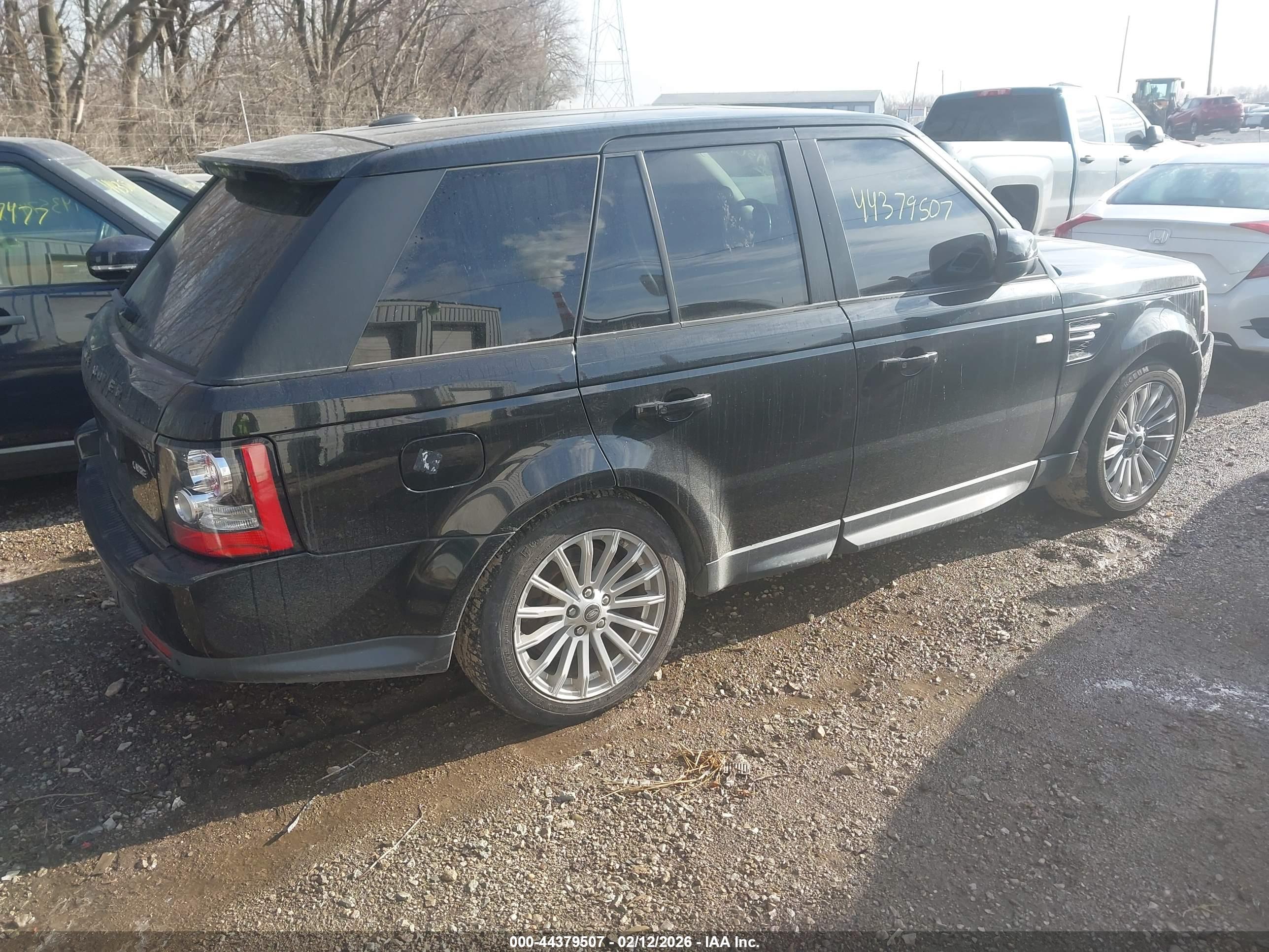 LAND ROVER image 4