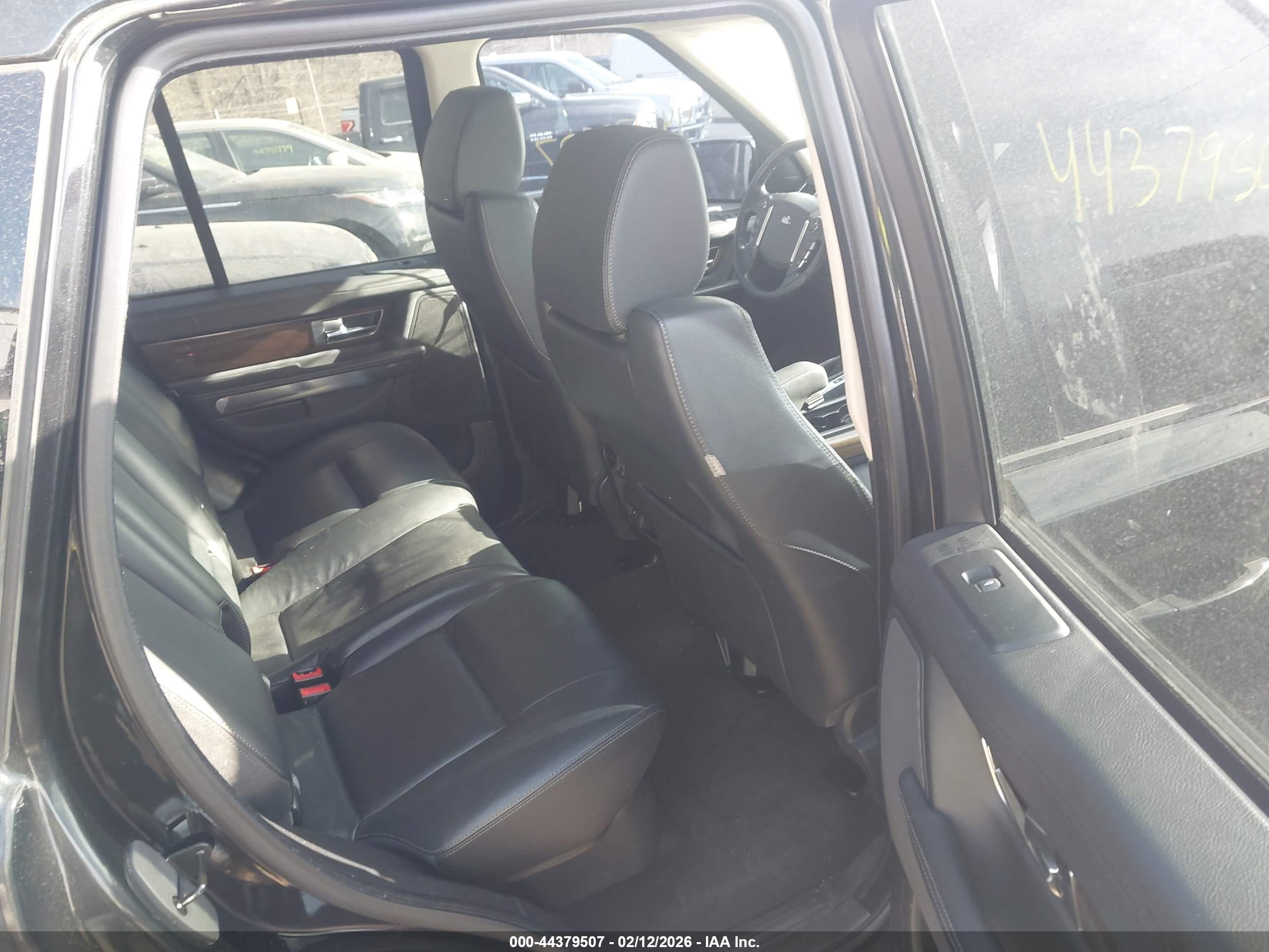 LAND ROVER image 8