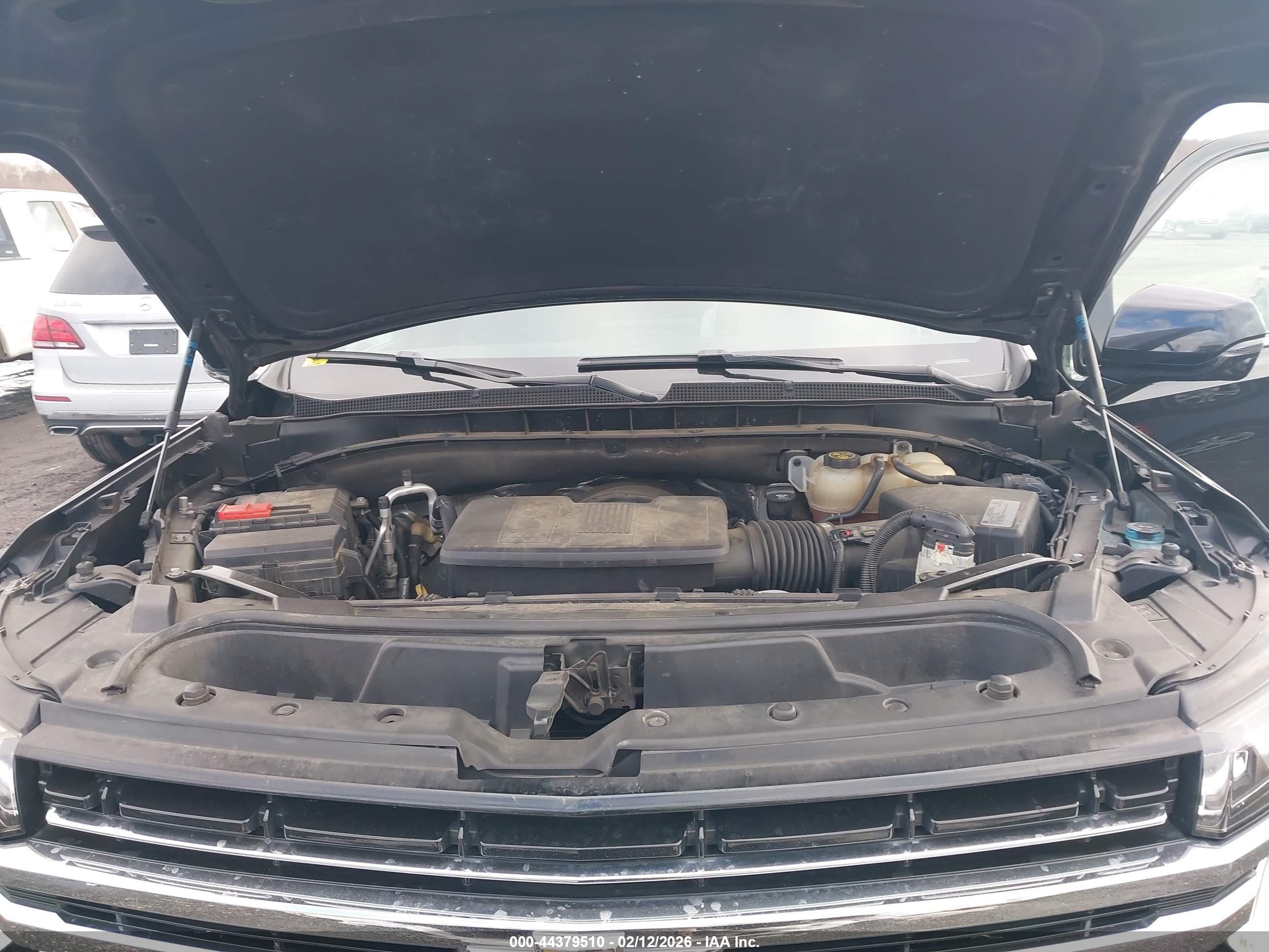 CHEVROLET SUBURBAN image 10