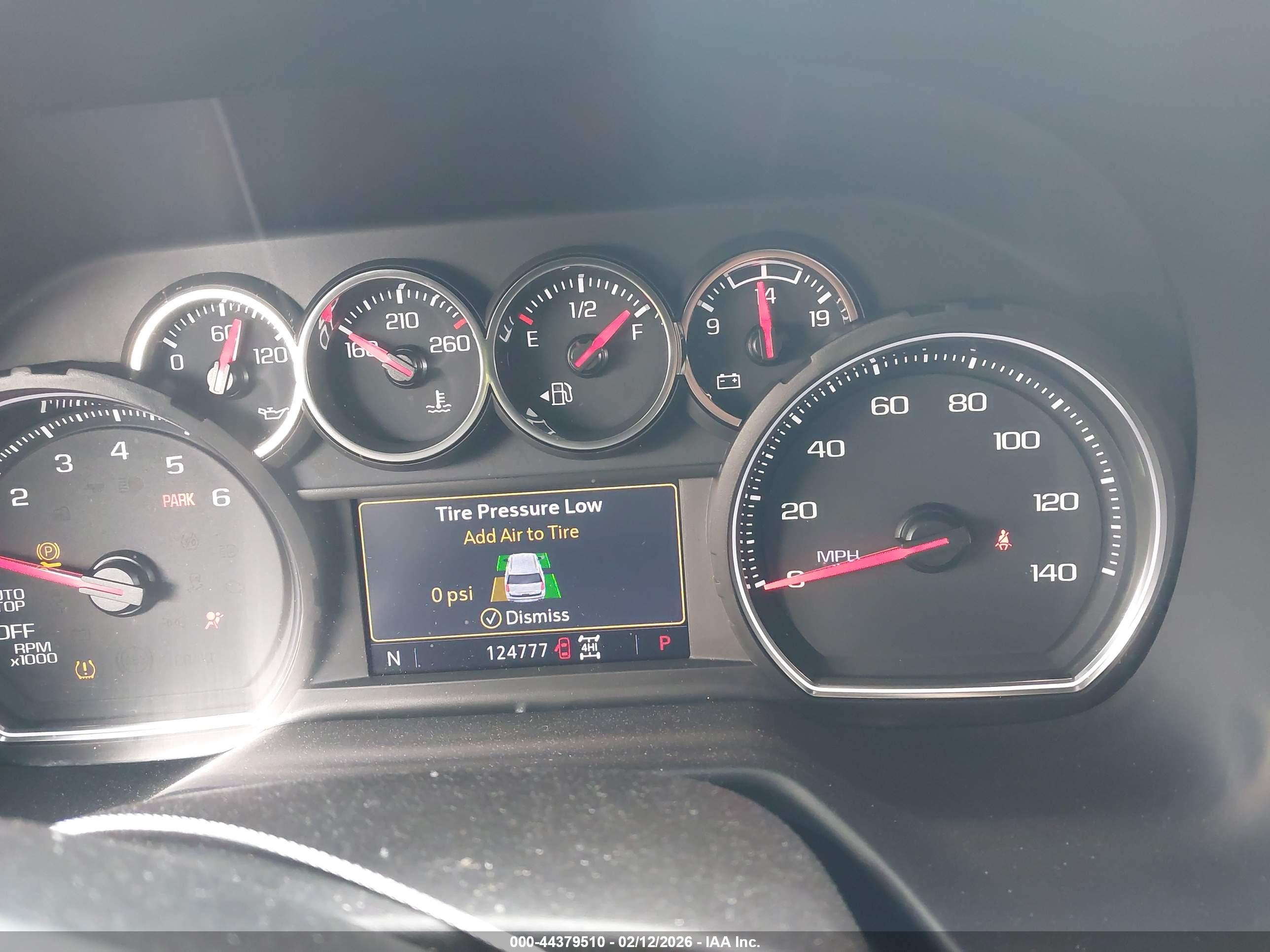 CHEVROLET SUBURBAN image 7