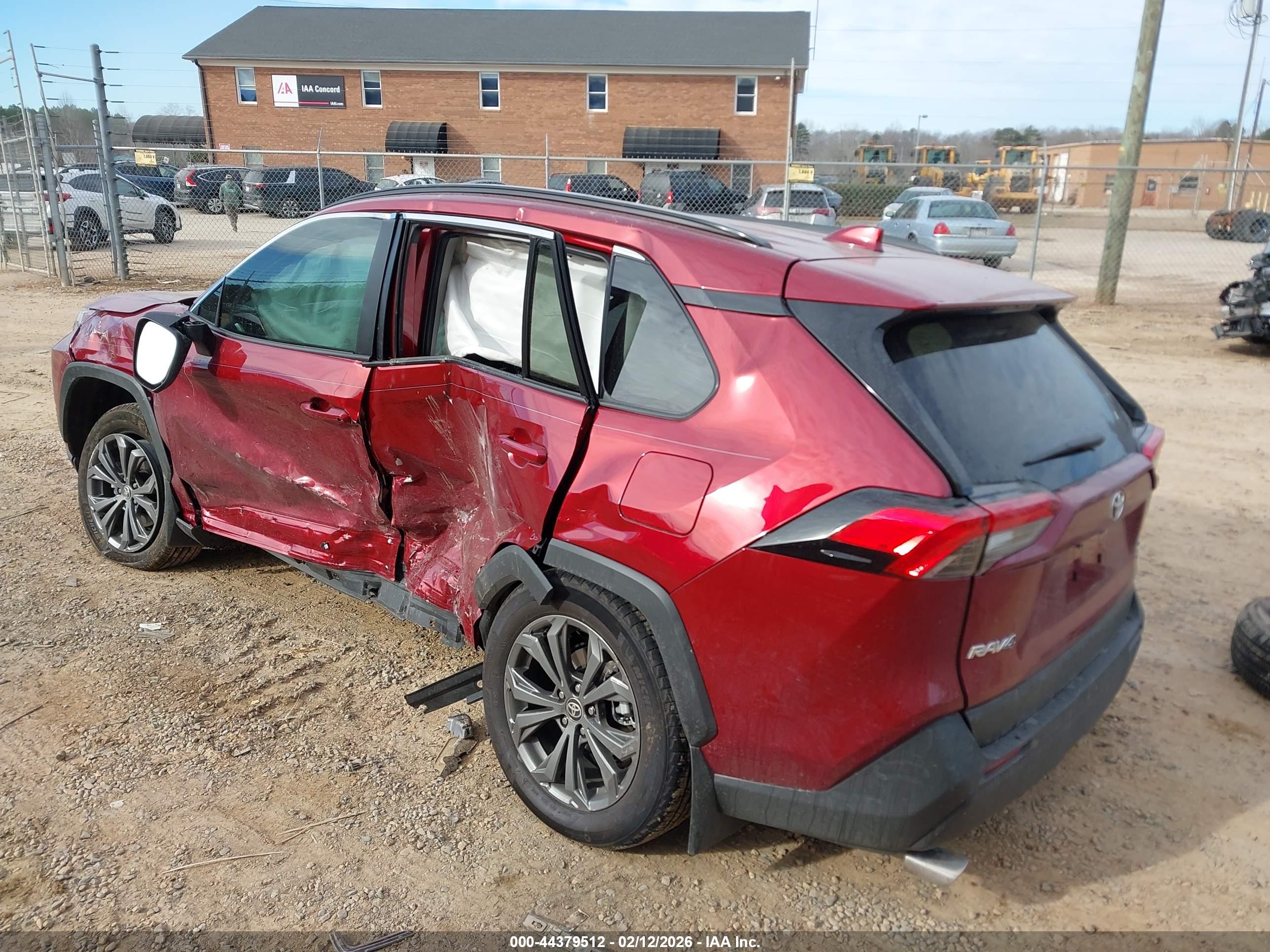 TOYOTA RAV4 image 3