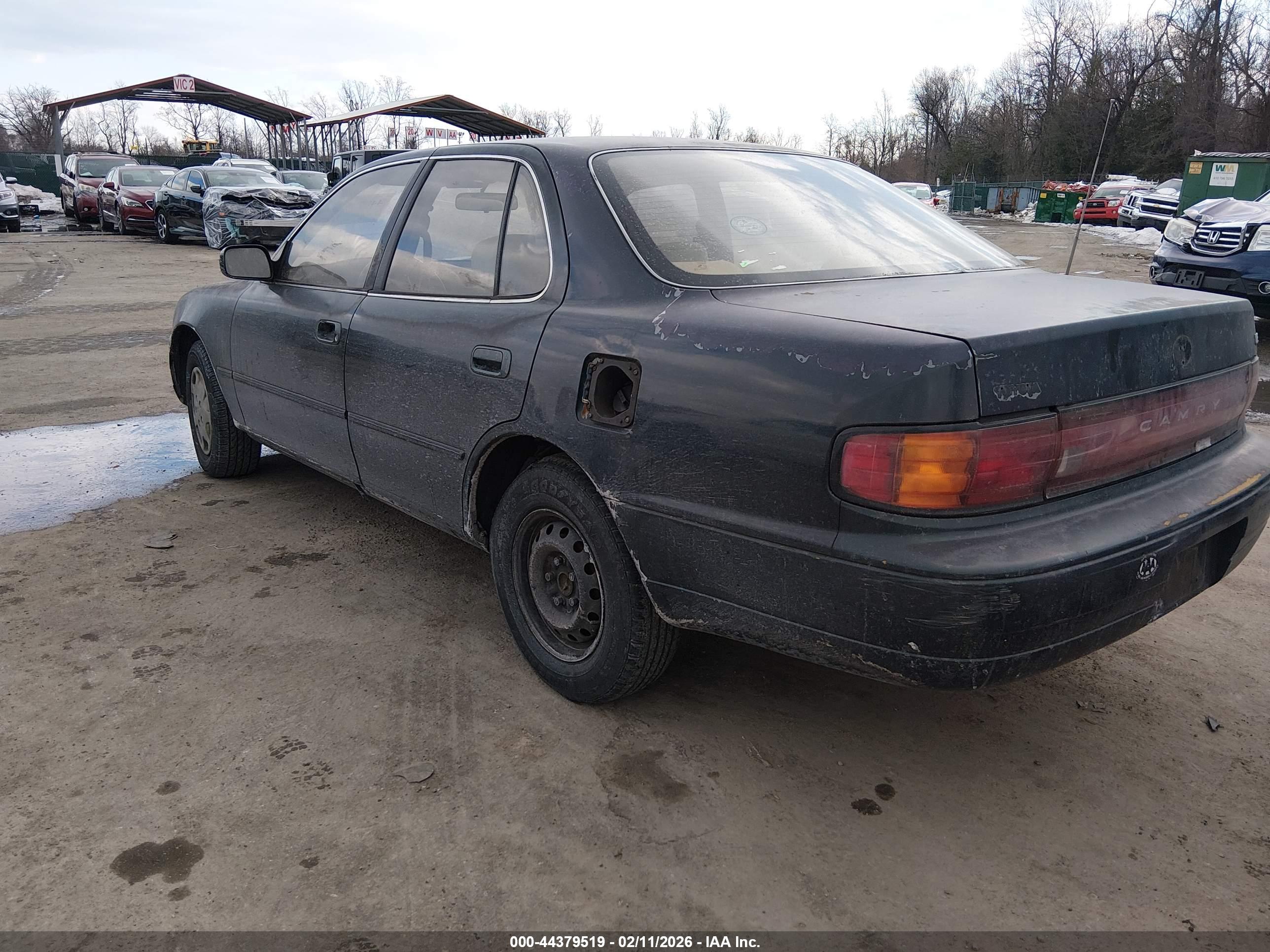 TOYOTA CAMRY image 3