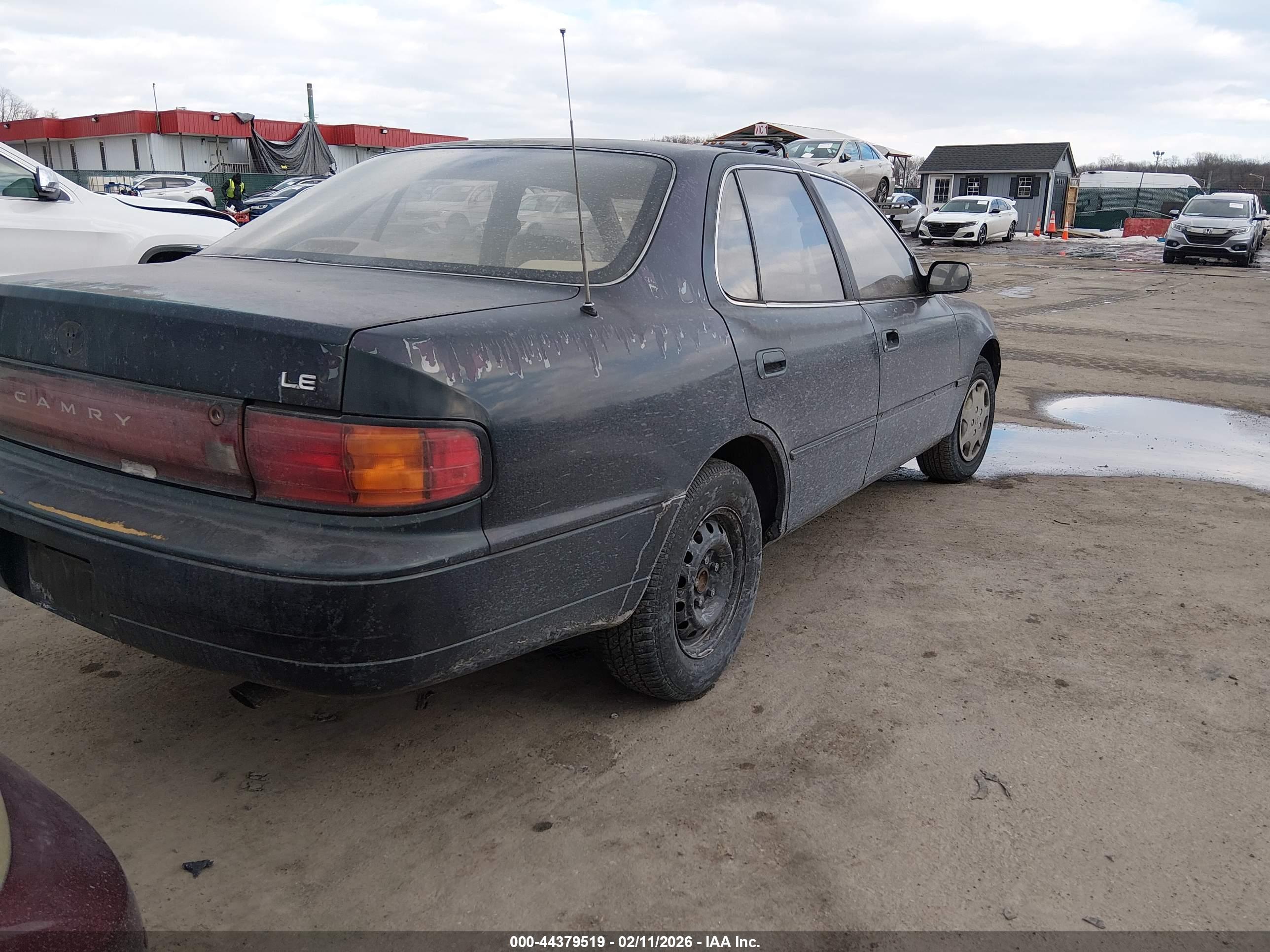 TOYOTA CAMRY image 4